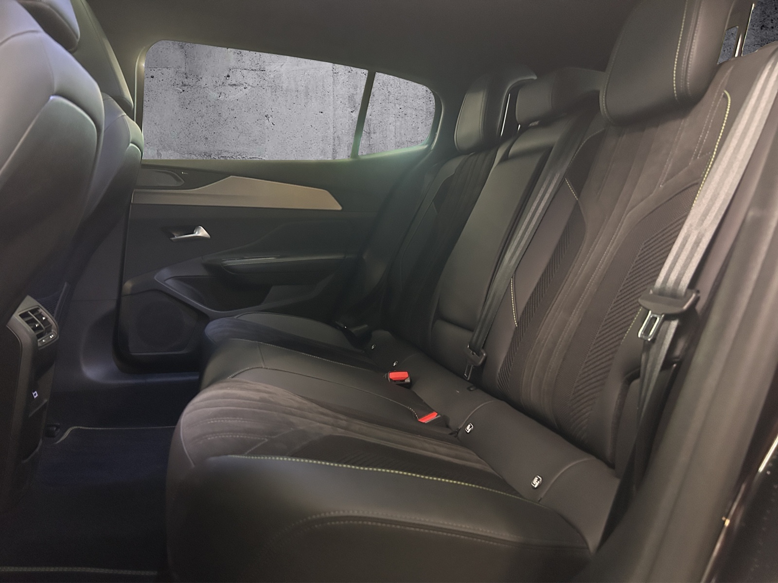 PEUGEOT 408 1.6 PHEV 225 GT-image-13