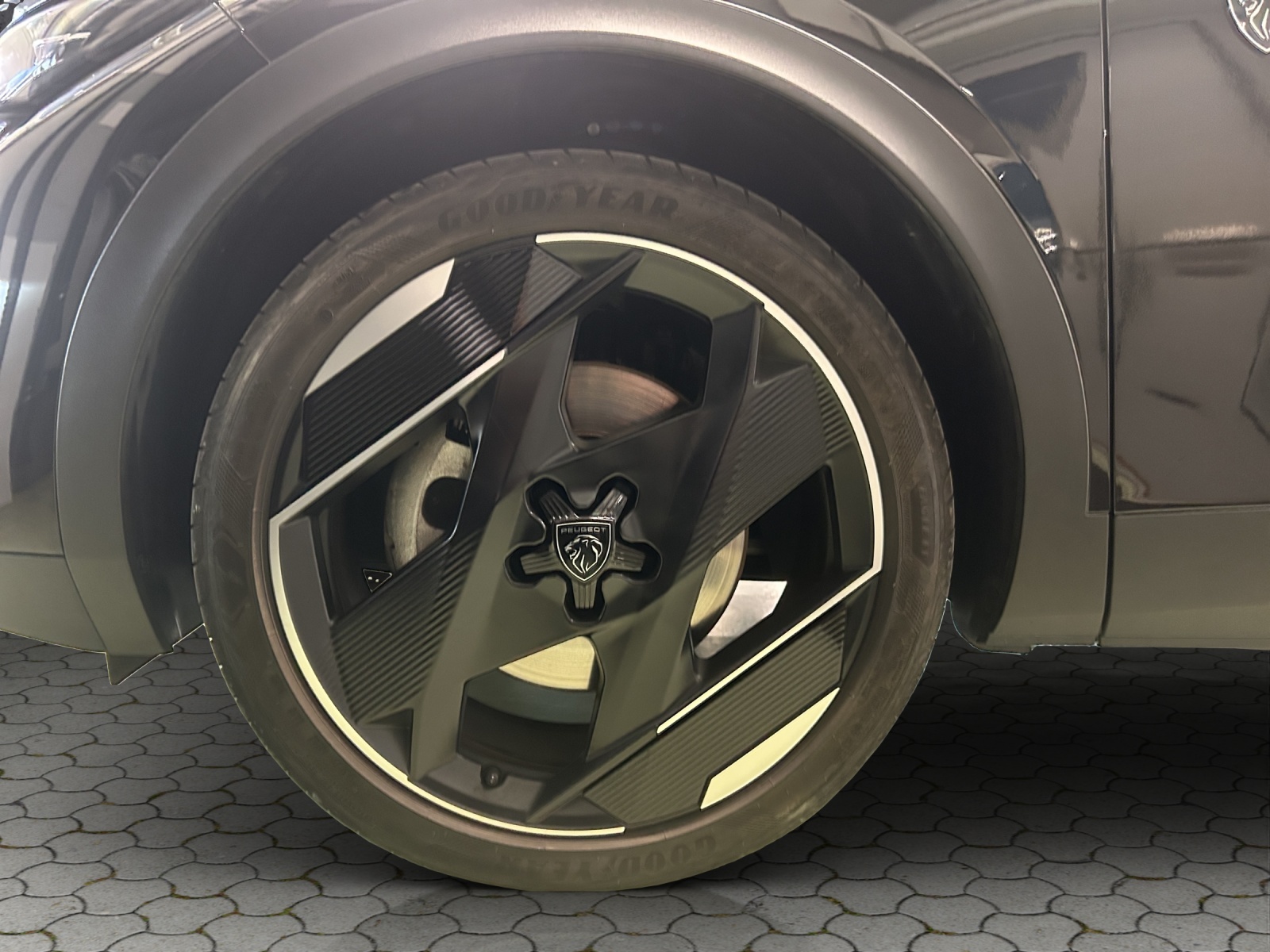 PEUGEOT 408 1.6 PHEV 225 GT-image-15