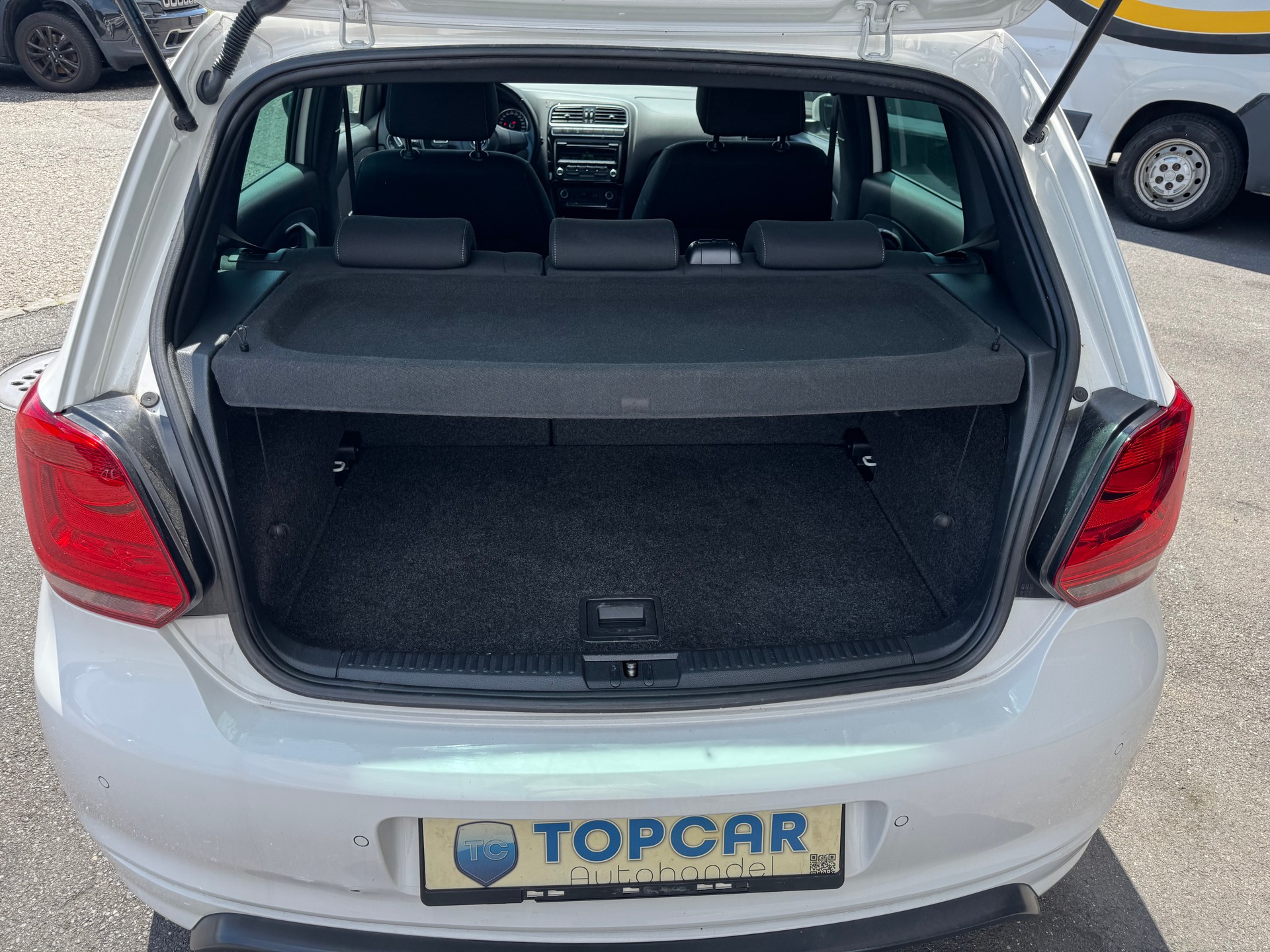 VW Polo 1.2 TSI Highline R.Line-image-8