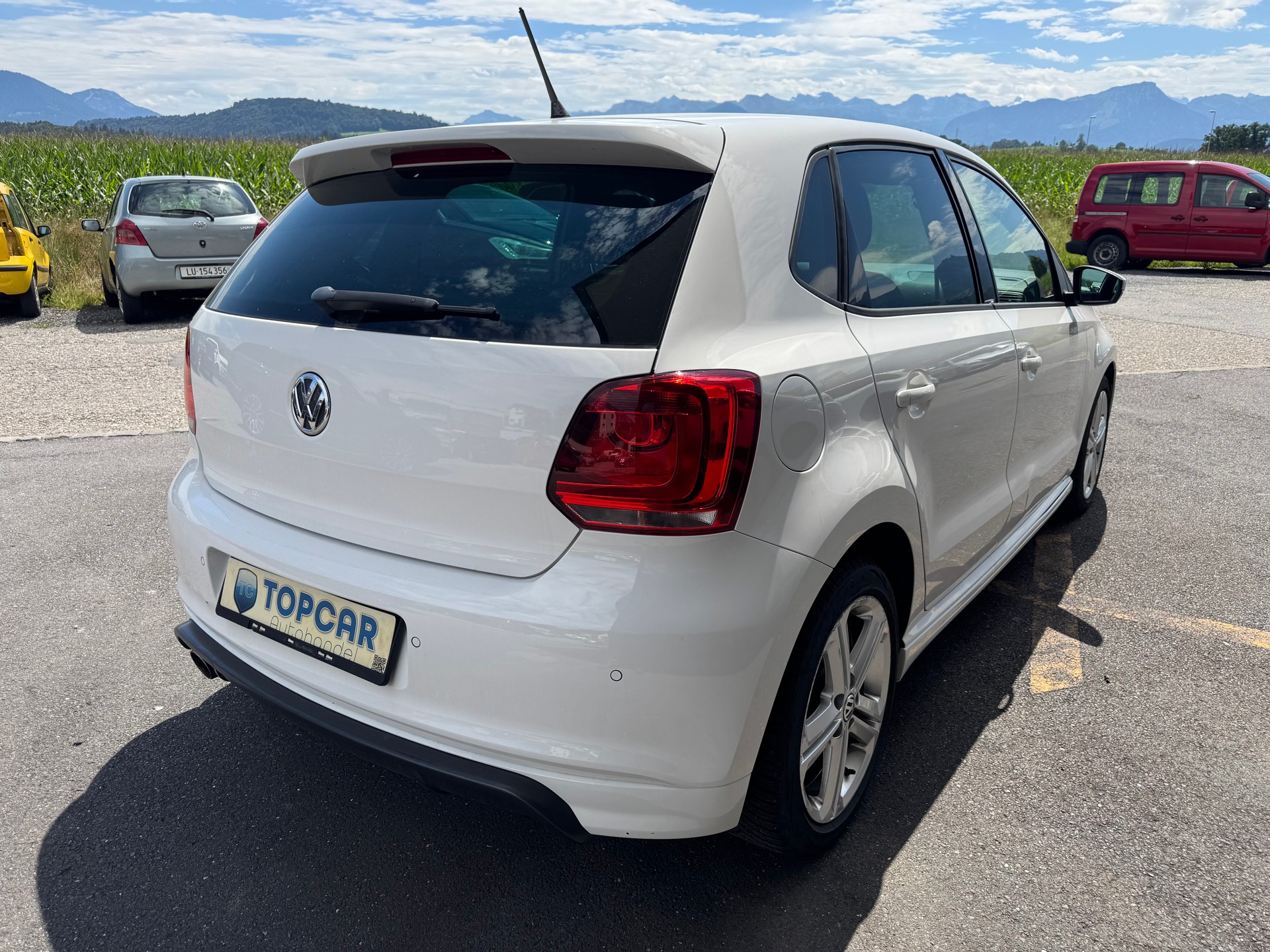 VW Polo 1.2 TSI Highline R.Line-image-2
