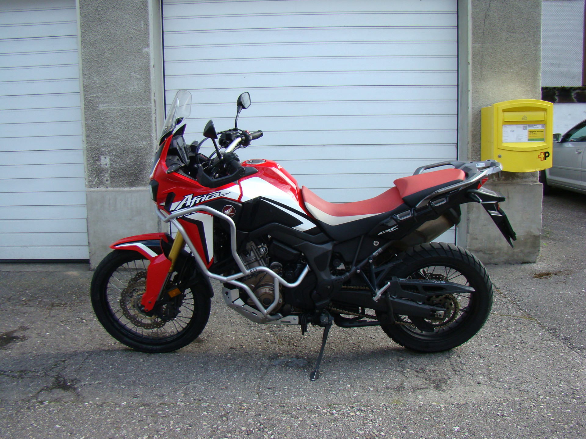 HONDA CRF 1000 L Africa Twin DCT HRC Dakar-showroom-element-2
