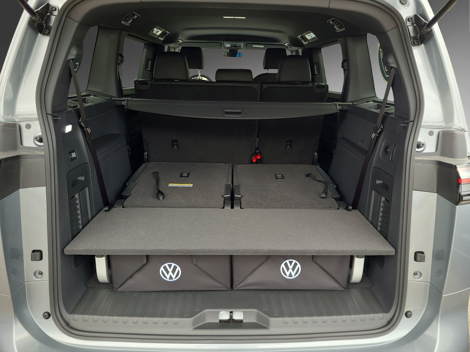 VW ID.Buzz LWB GTX 4 Motion-image-9