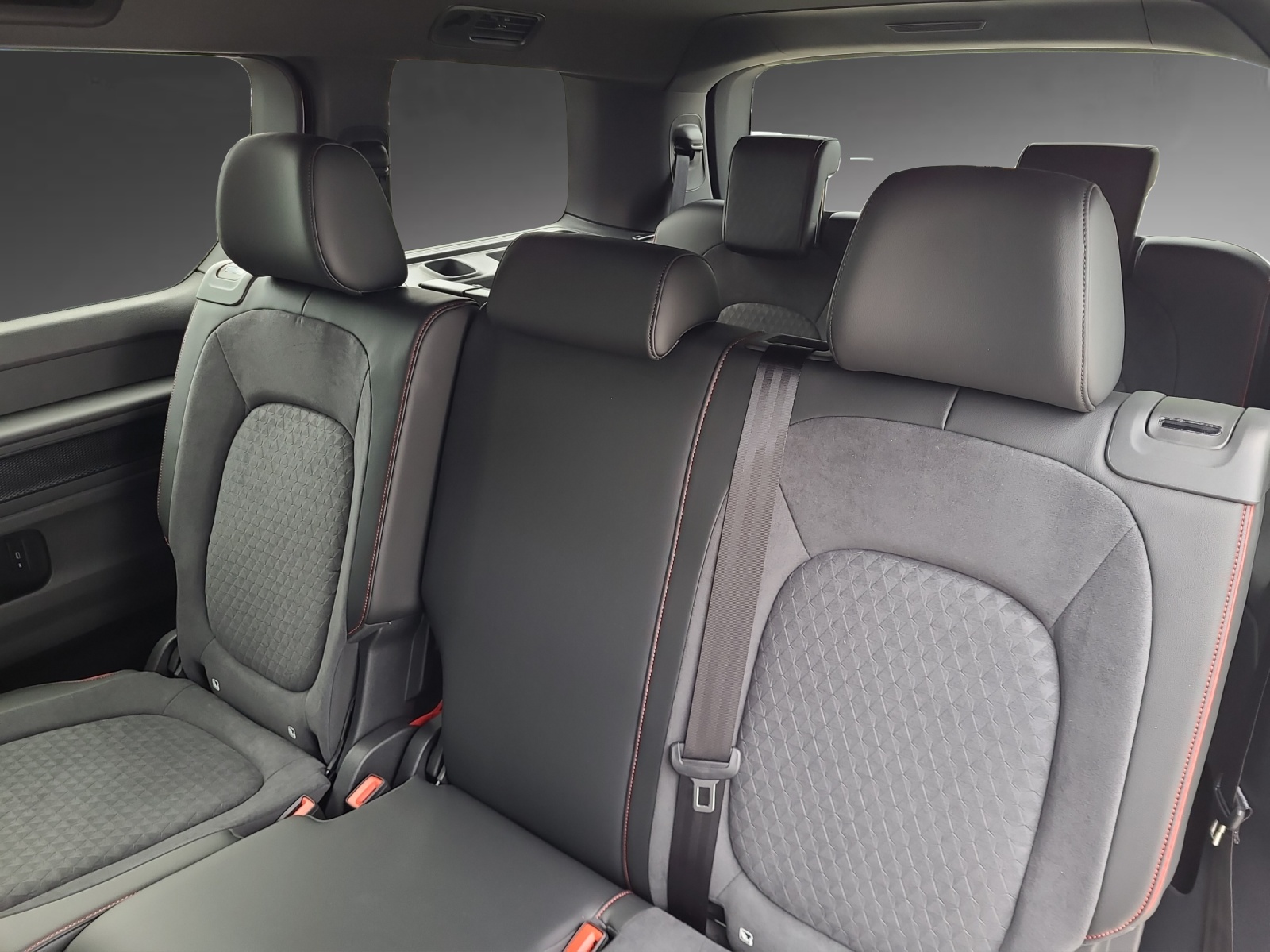 VW ID.Buzz LWB GTX 4 Motion-image-6