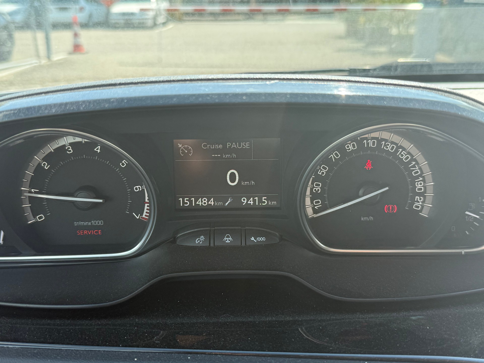 PEUGEOT 208 1.2 THP Allure-image-7