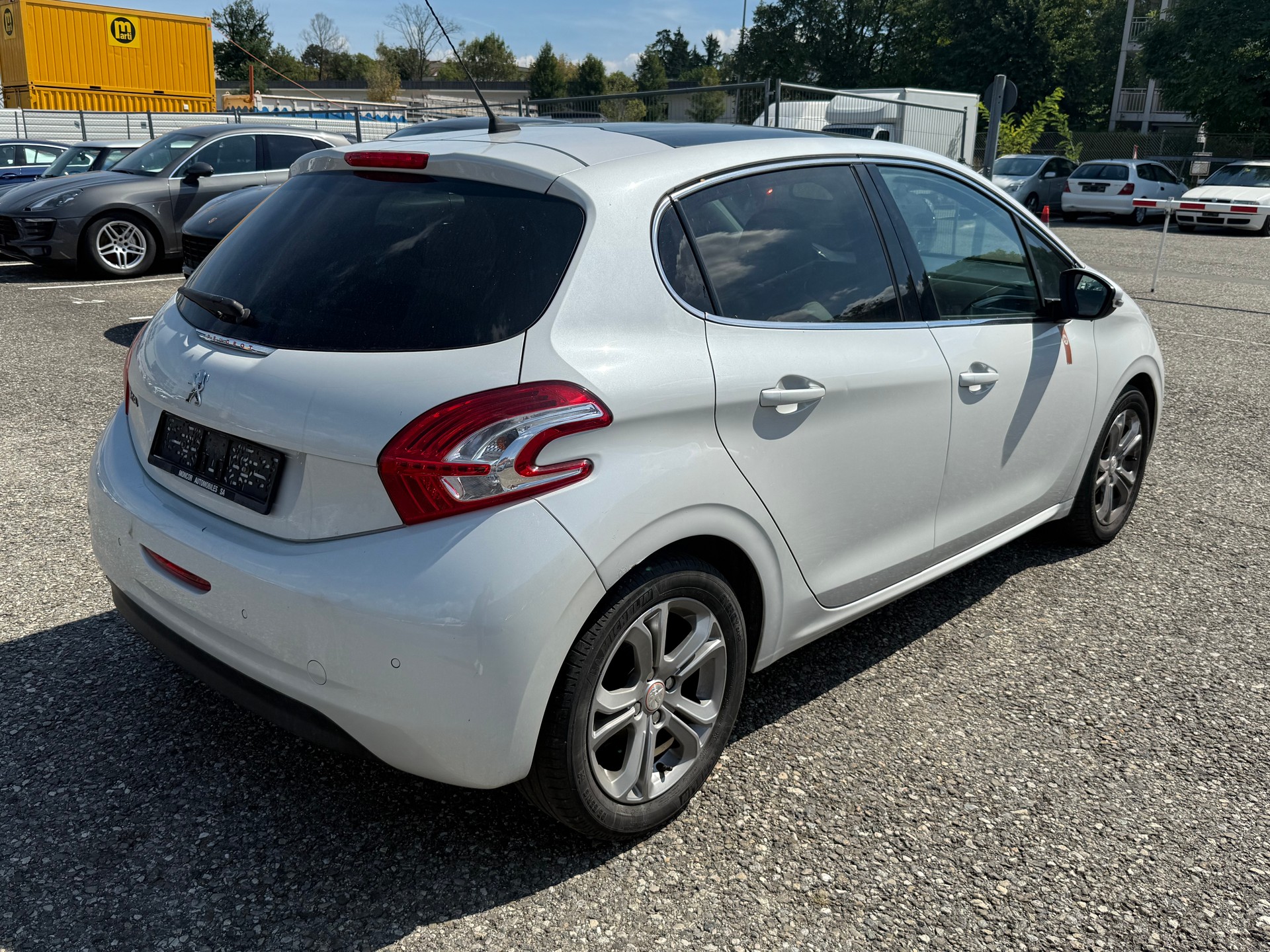 PEUGEOT 208 1.2 THP Allure-image-2