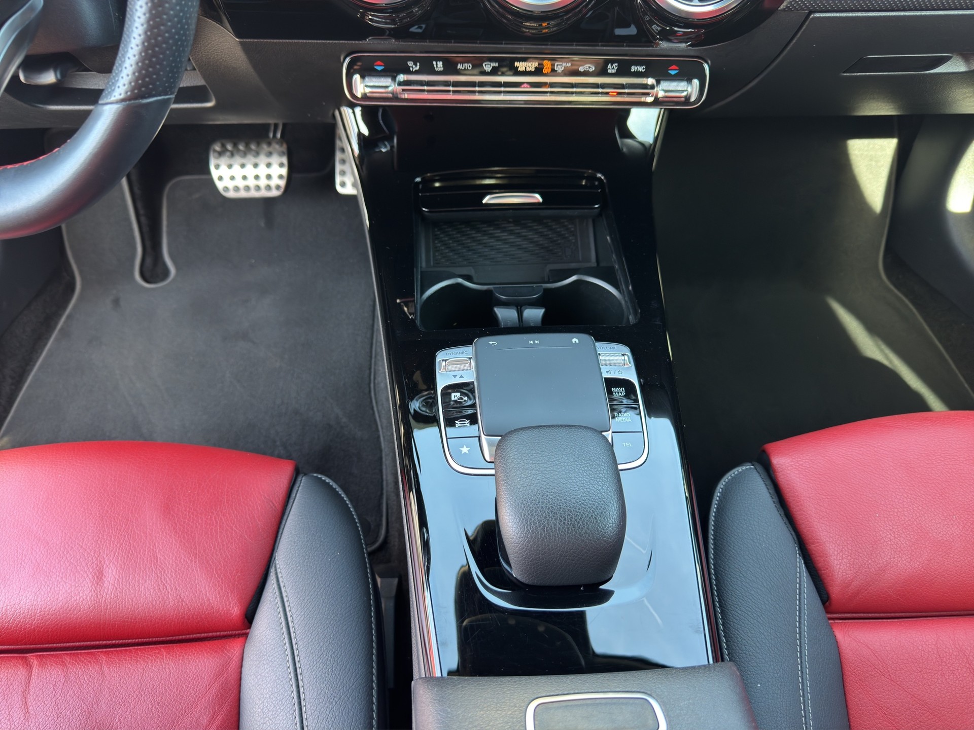 MERCEDES-BENZ CLA 250 4Matic AMG Line 7G-DCT-image-13