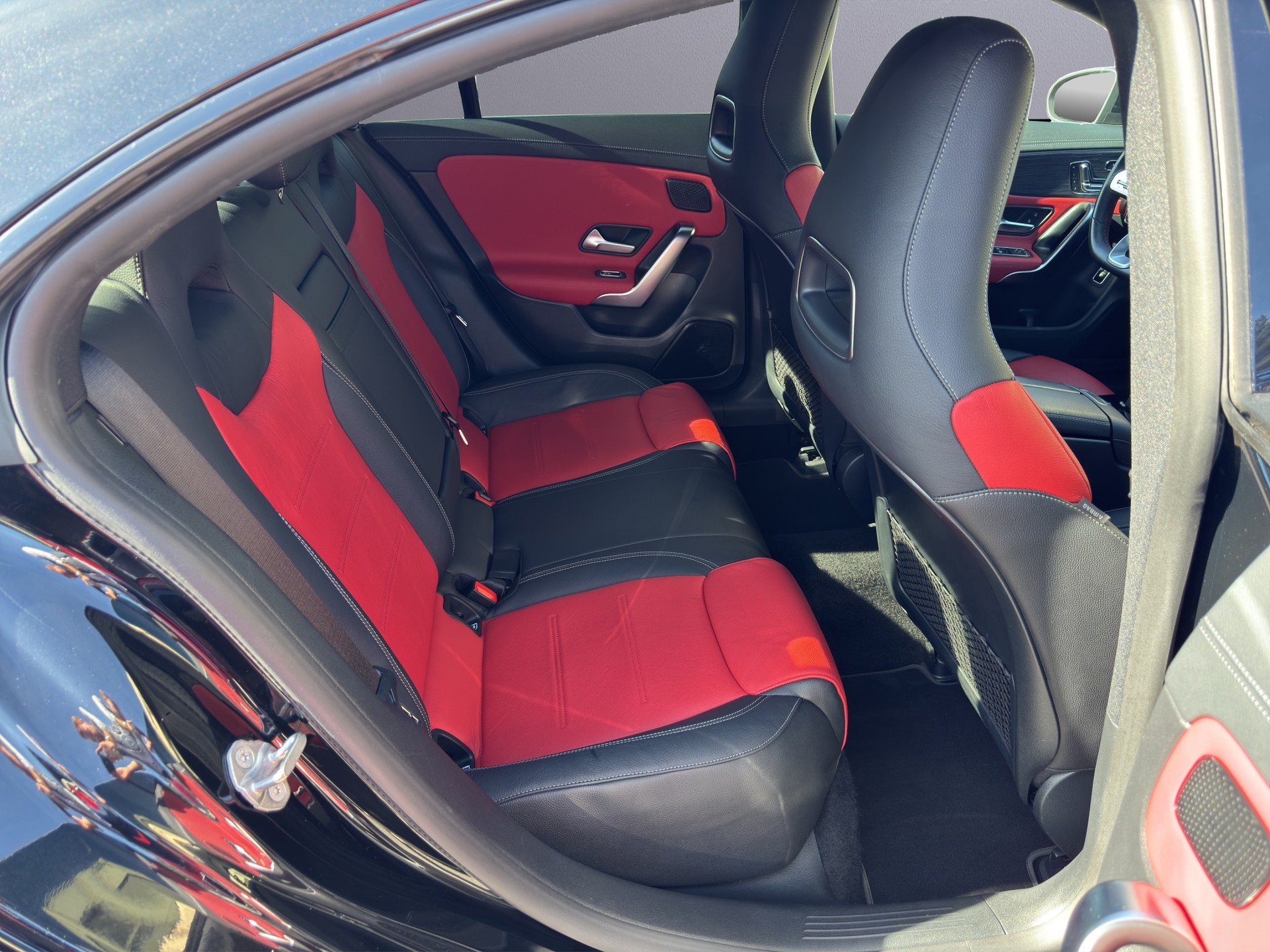 MERCEDES-BENZ CLA 250 4Matic AMG Line 7G-DCT-image-16