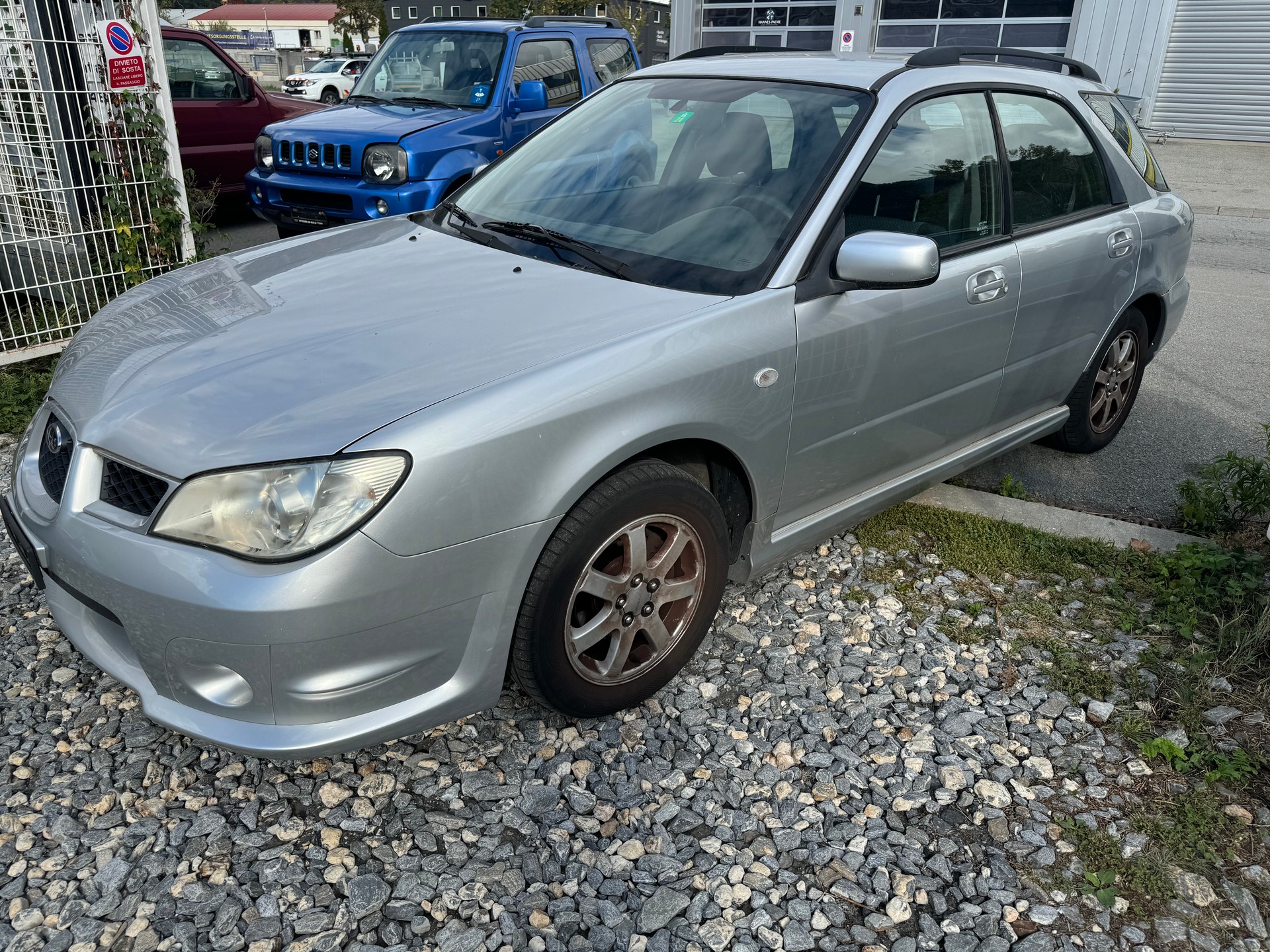 SUBARU Impreza 1.5R Swiss De Luxe-image-5