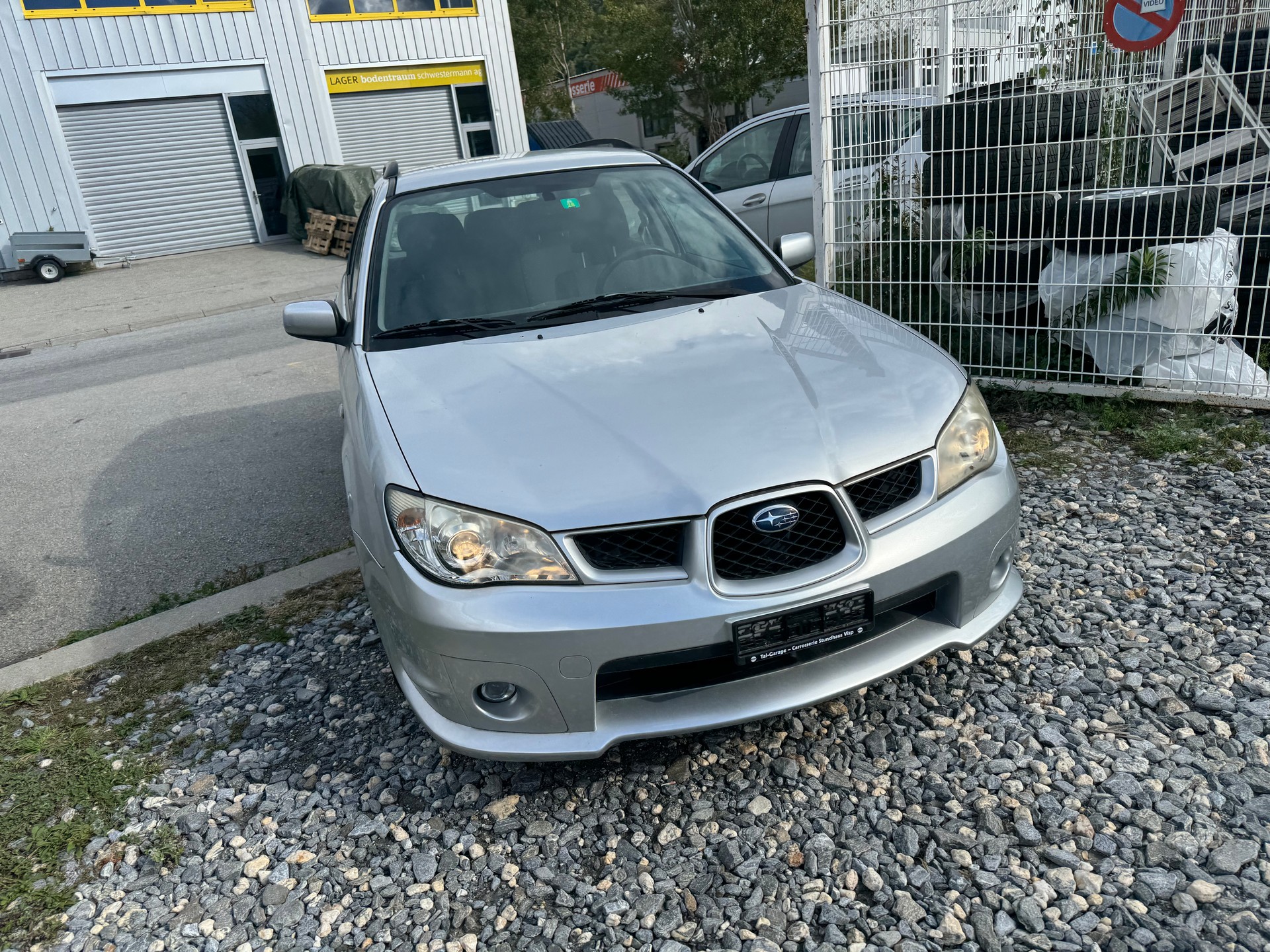 SUBARU Impreza 1.5R Swiss De Luxe-image-1