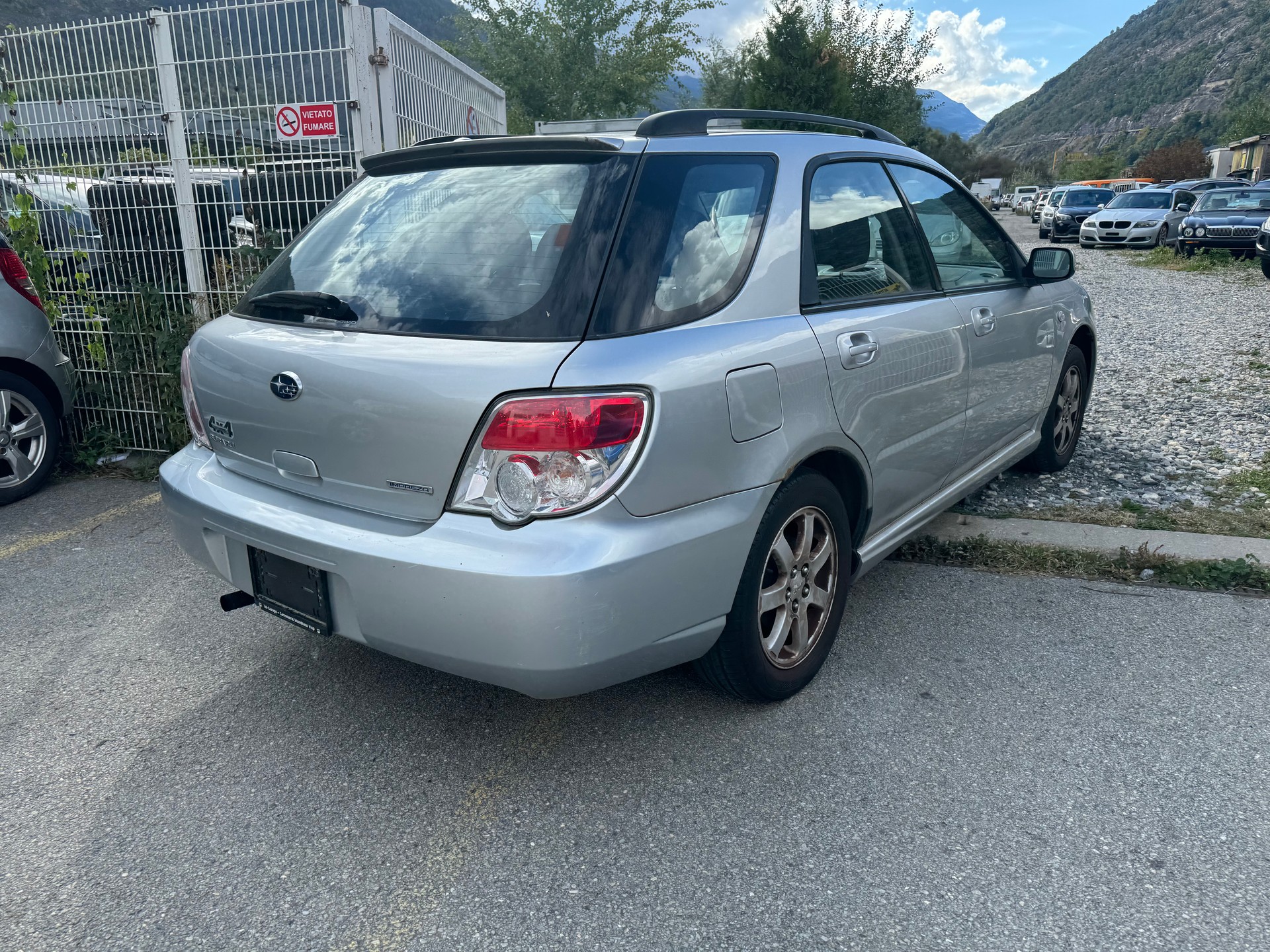 SUBARU Impreza 1.5R Swiss De Luxe-image-9