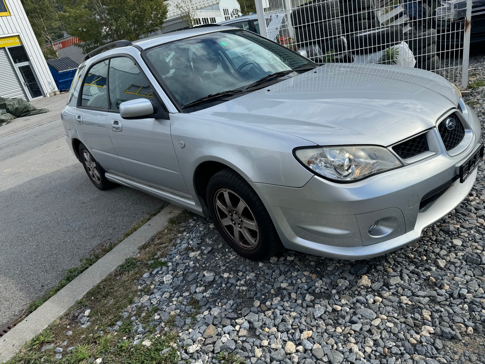 SUBARU Impreza 1.5R Swiss De Luxe-image-0