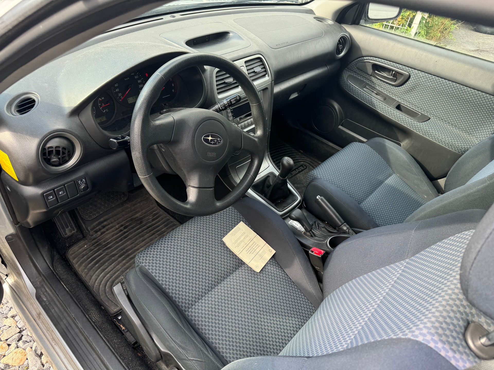 SUBARU Impreza 1.5R Swiss De Luxe-image-3