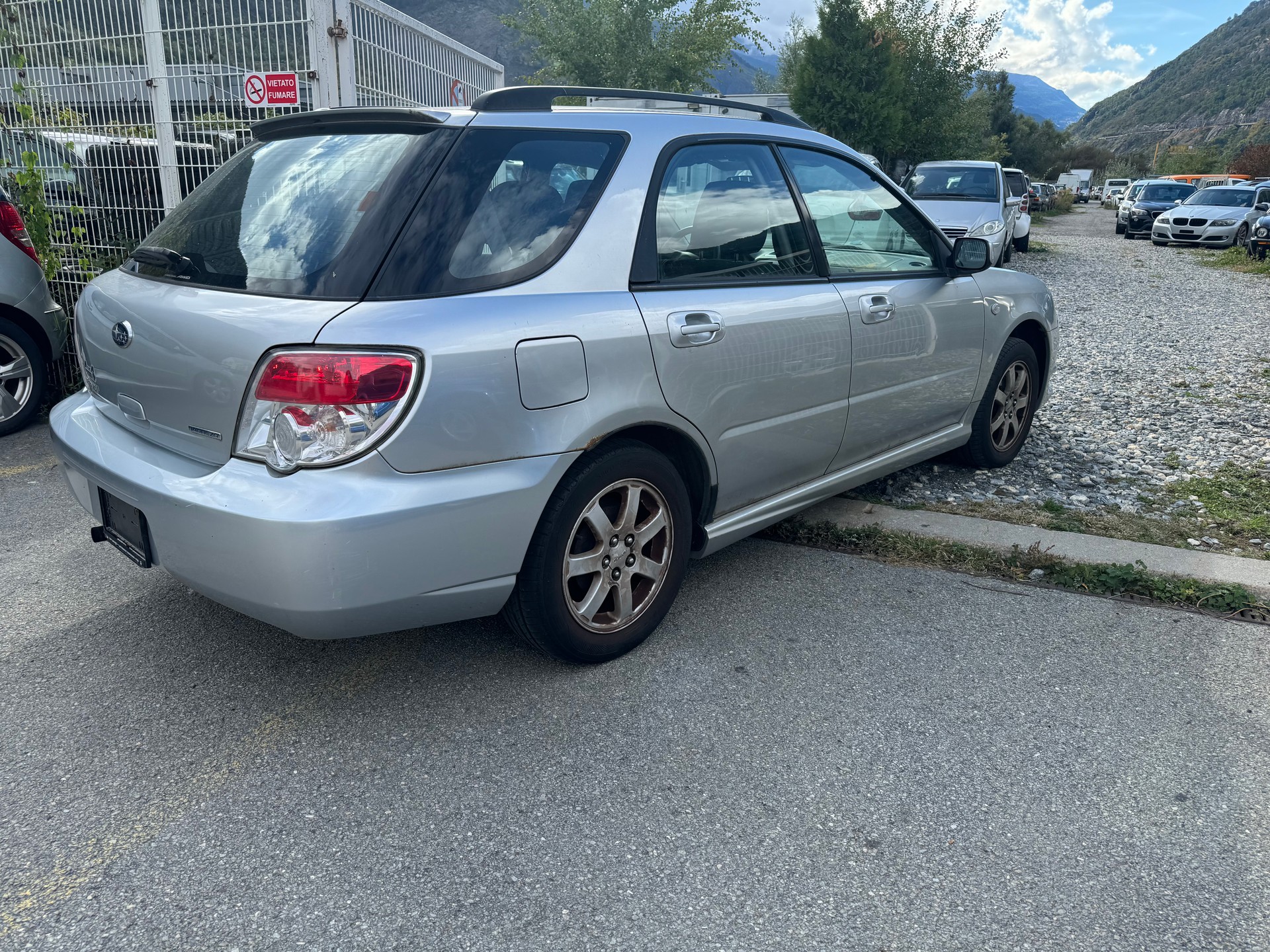 SUBARU Impreza 1.5R Swiss De Luxe-image-10