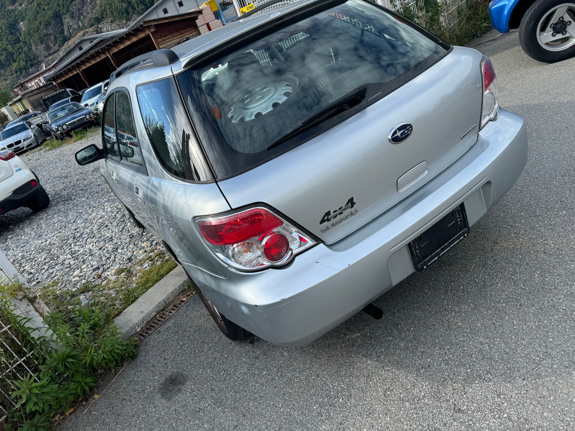 SUBARU Impreza 1.5R Swiss De Luxe-image-6