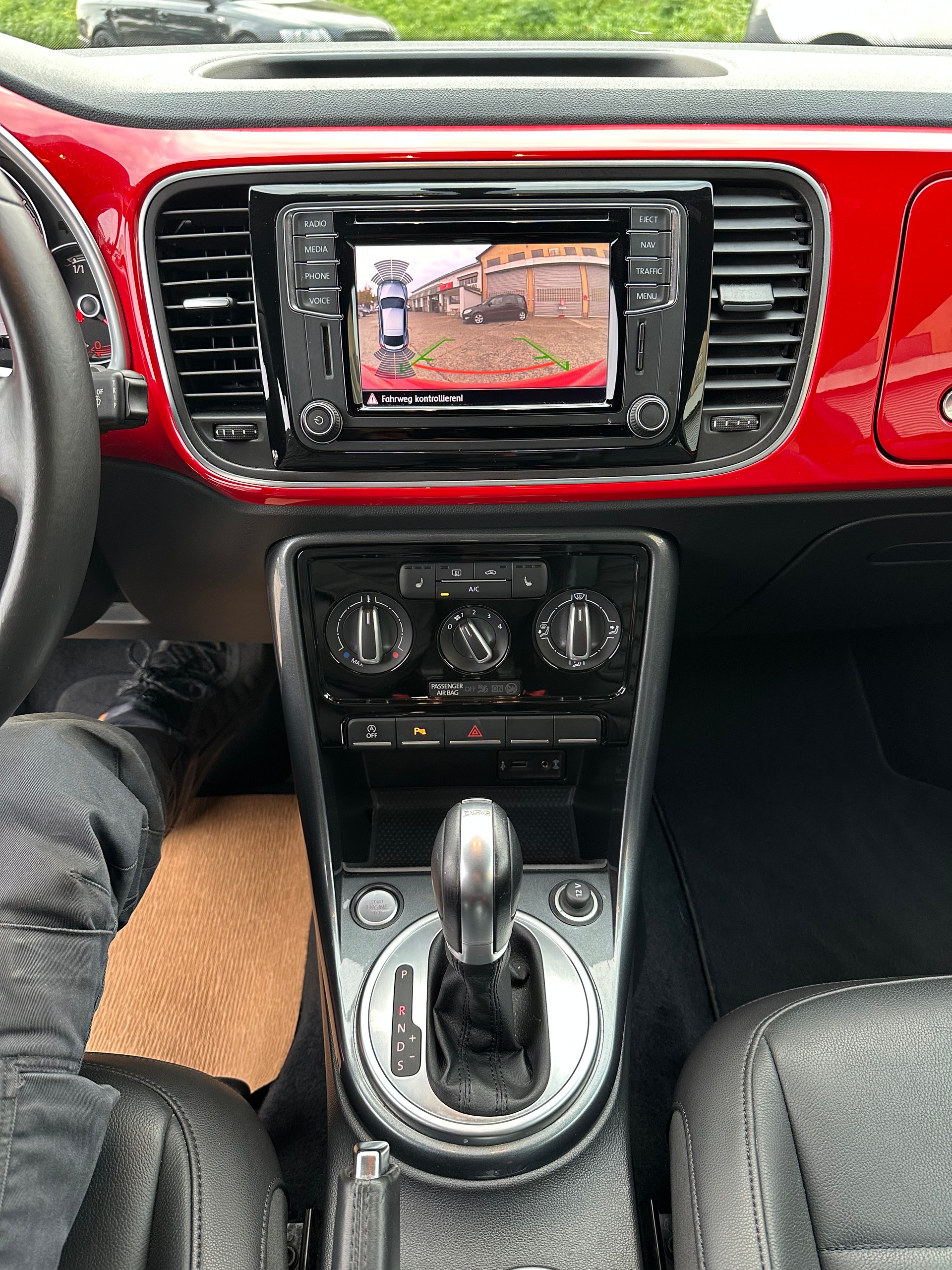 VW Beetle 1.2 TSI BMT Design DSG-image-9