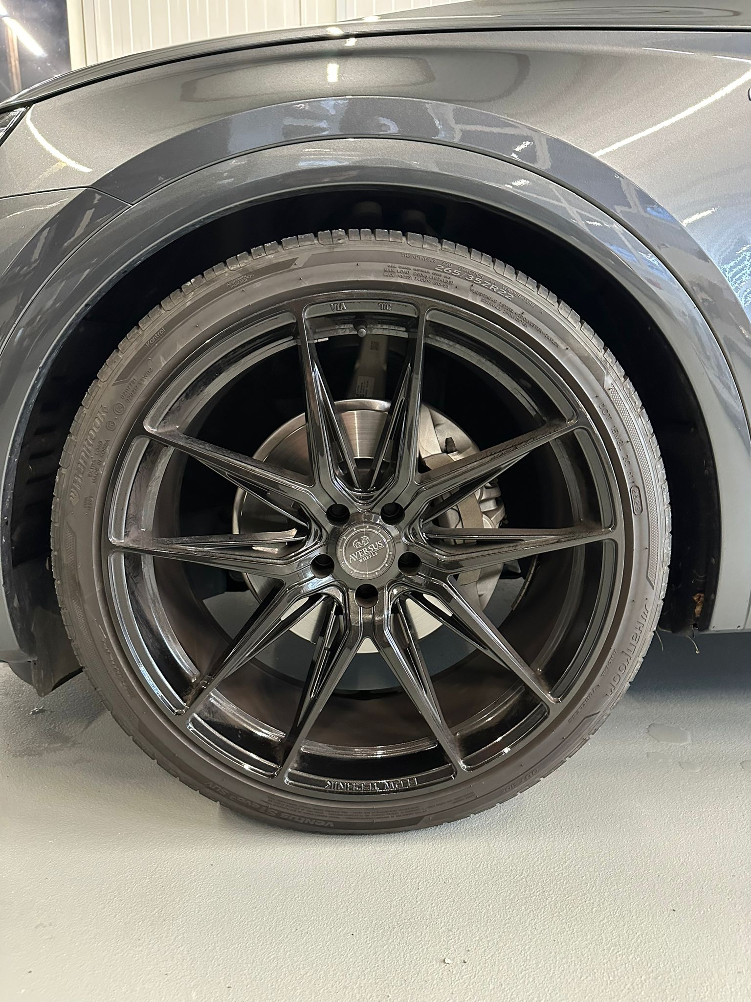 AUDI Q5 40 TDI Black Edition quattro S-tronic-image-8