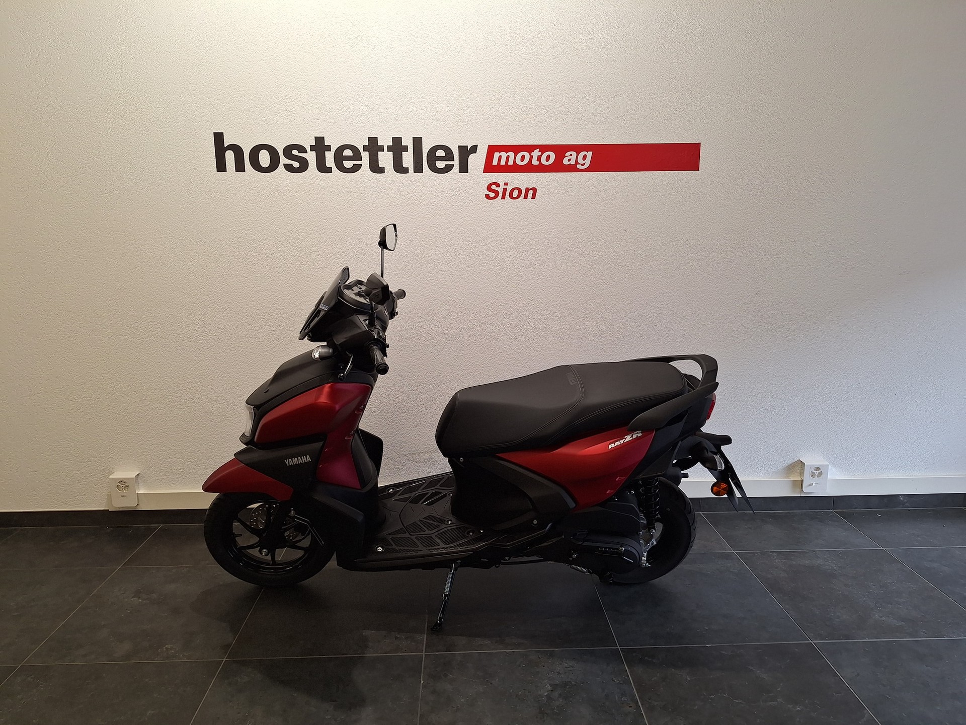 YAMAHA RayZR-showroom-element-3
