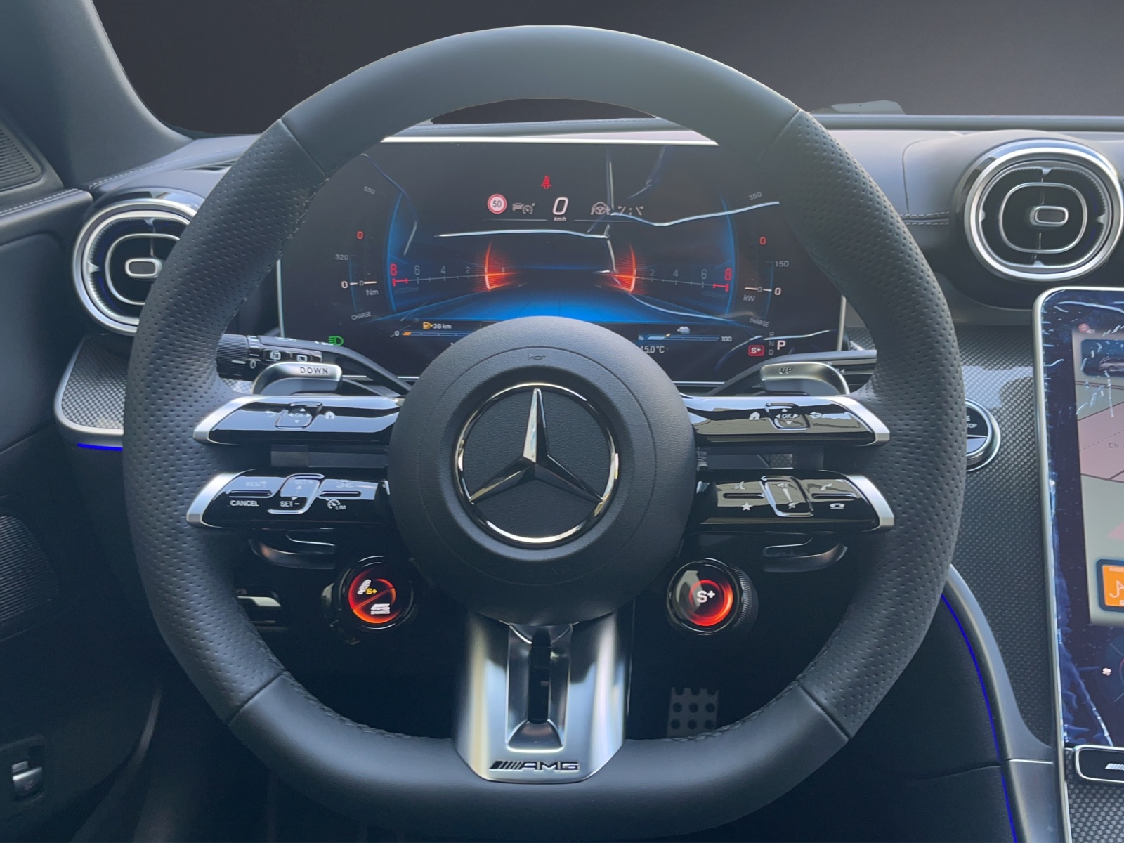 MERCEDES-BENZ C 63 S AMG T E Performance 4 Matic Executive Edition-image-14