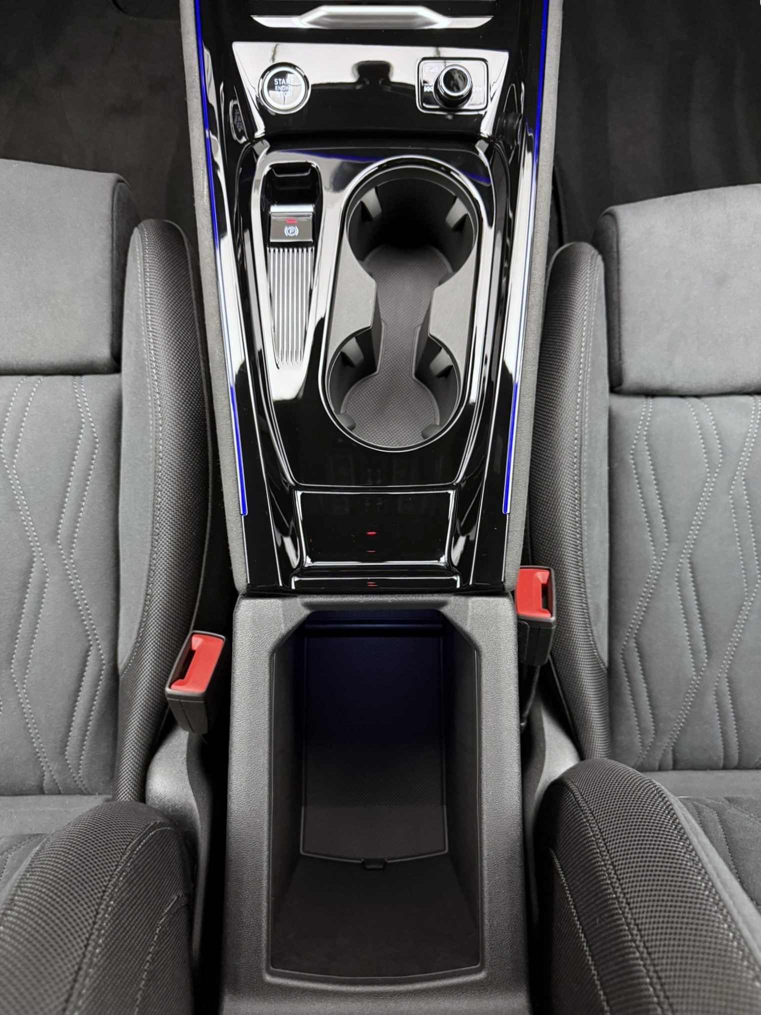AUDI Q3 Sportback TFSI quattro 195 kW S tronic-image-10