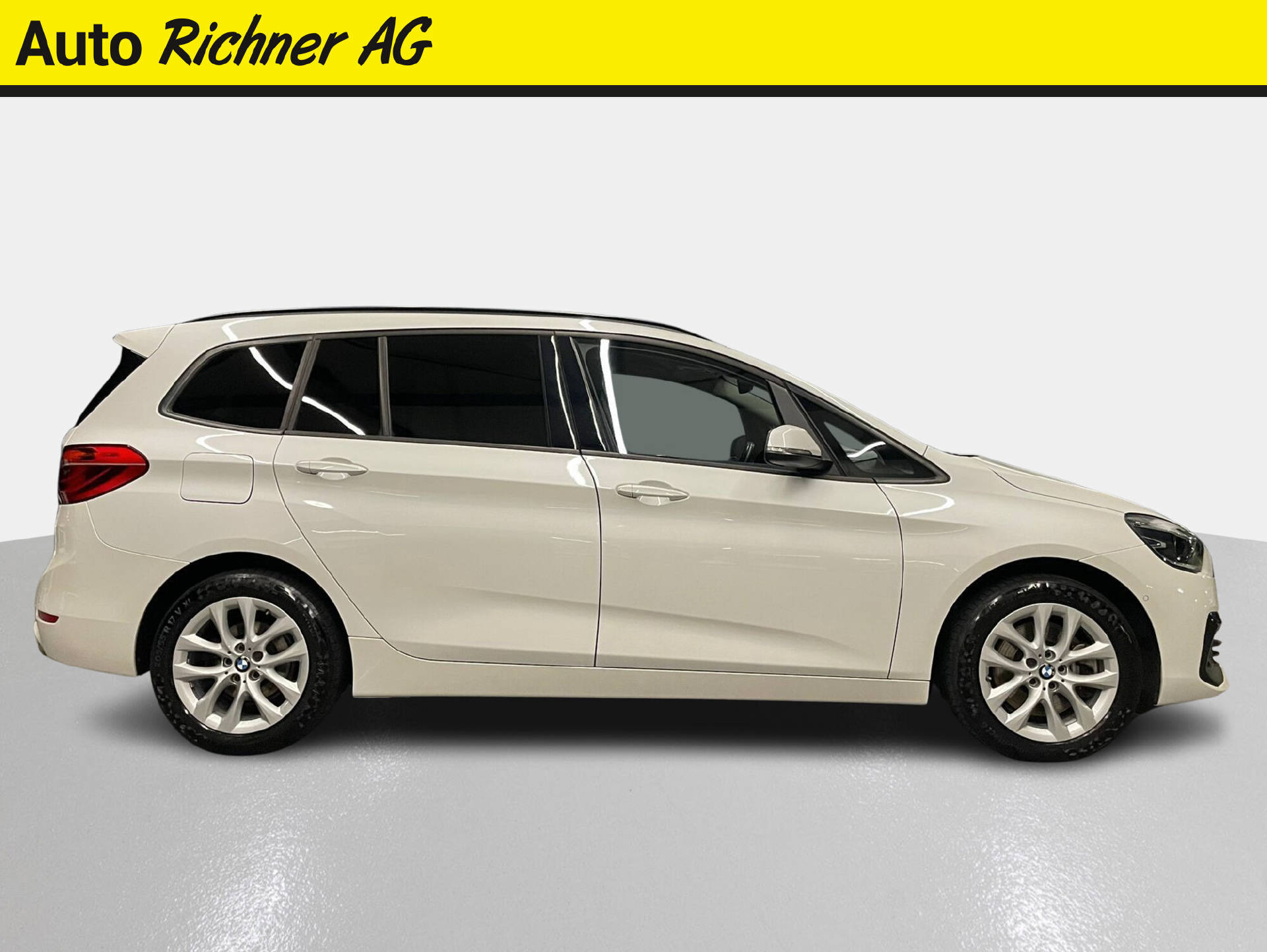 BMW 218d xDrive Gran Tourer-image-2