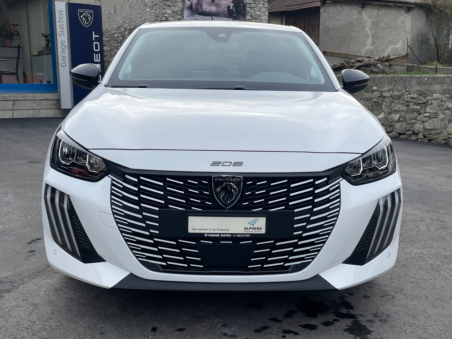PEUGEOT 208 1.2 MHEV 110 Allure Premium-image-7