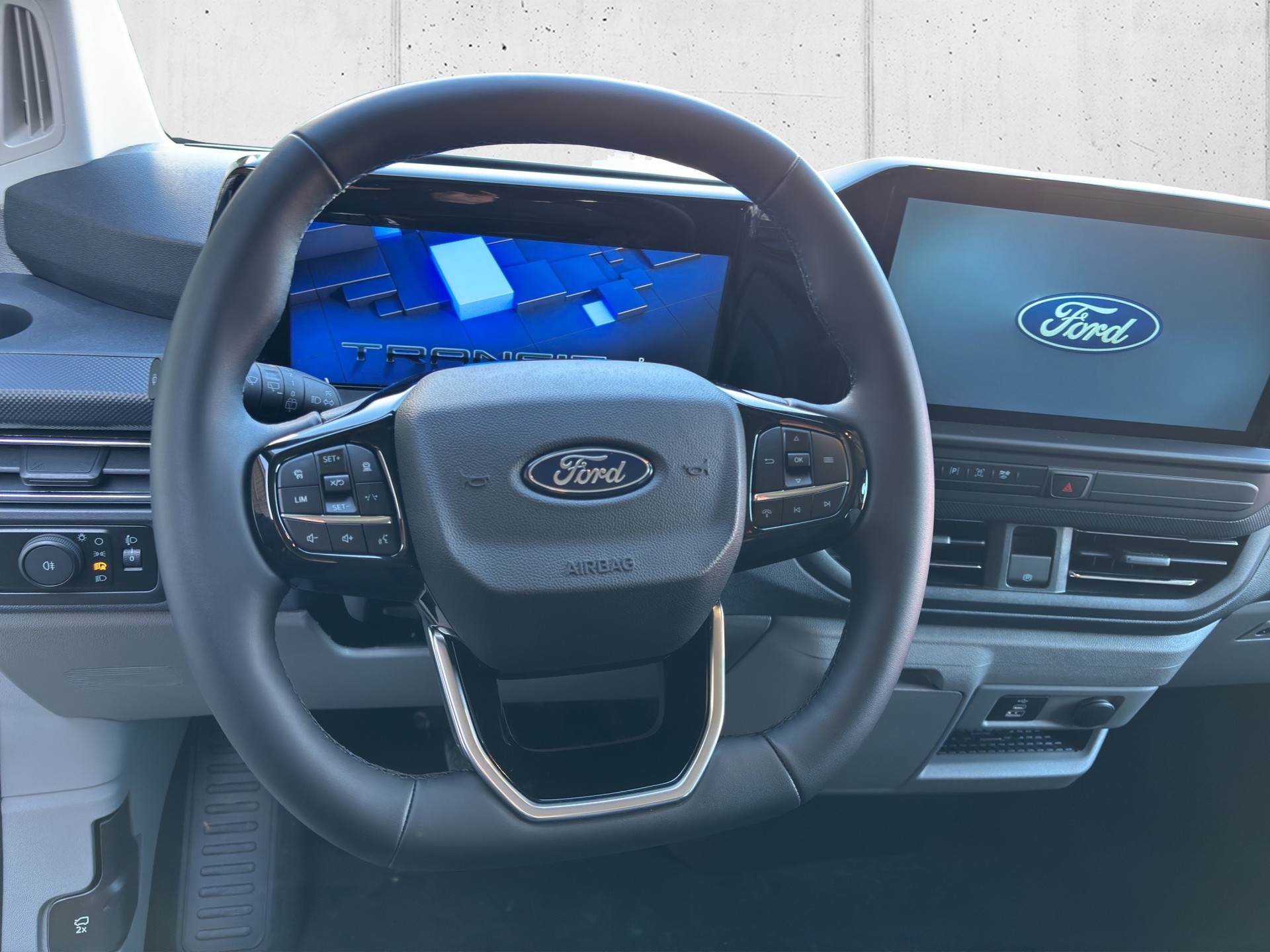 FORD Transit C DKab. Van 320 L2 2.0 EcoBlue 136 Limited-image-9