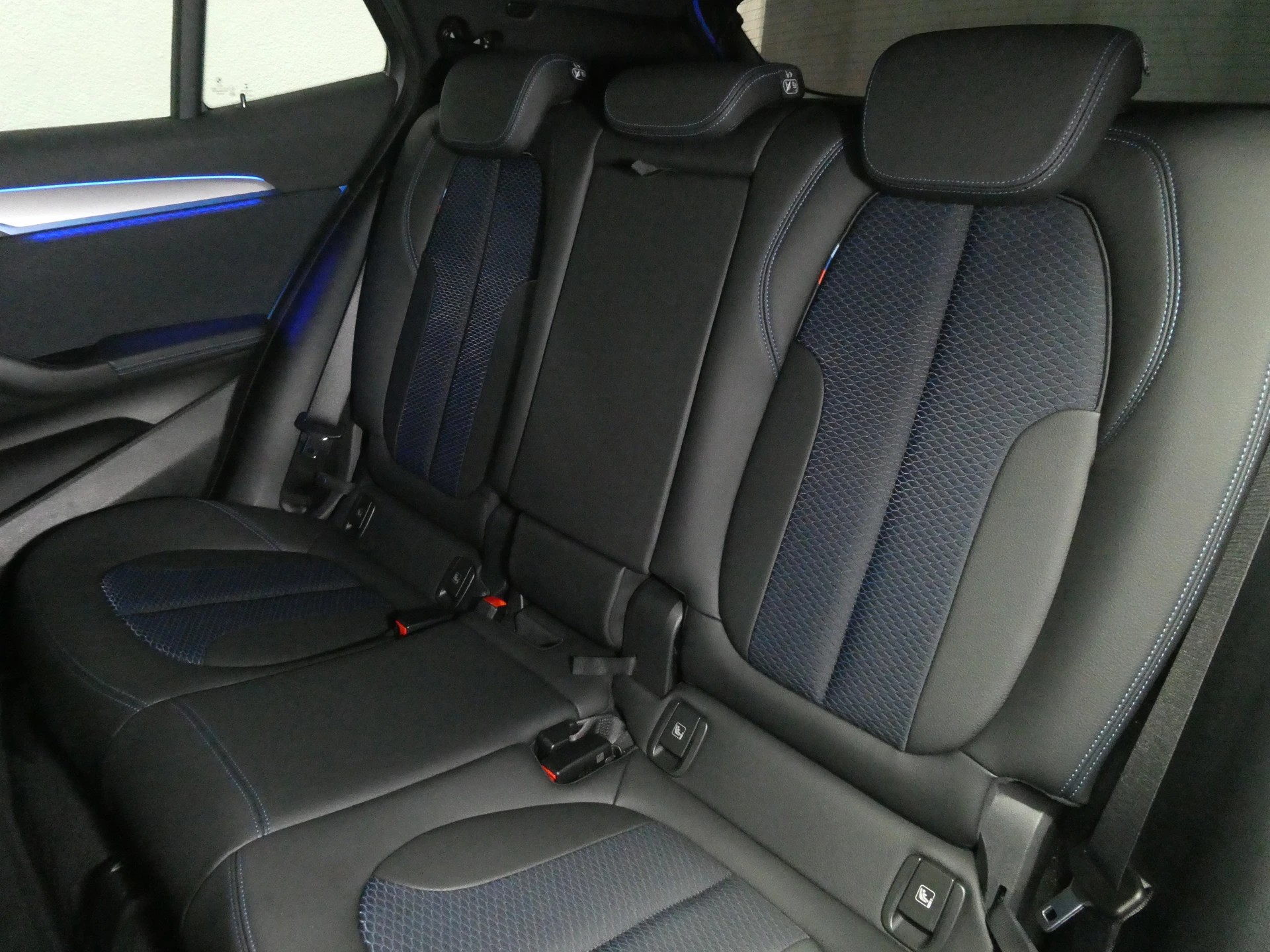 BMW X2 M35i Performance Steptronic - LED - Head-Up - Harman / Kardon - Sitzmemory - 306 PS-image-11