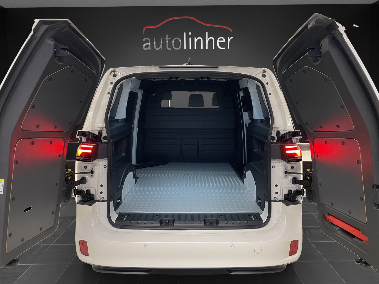 VW ID. Buzz Cargo Pro 4Motion-image-12
