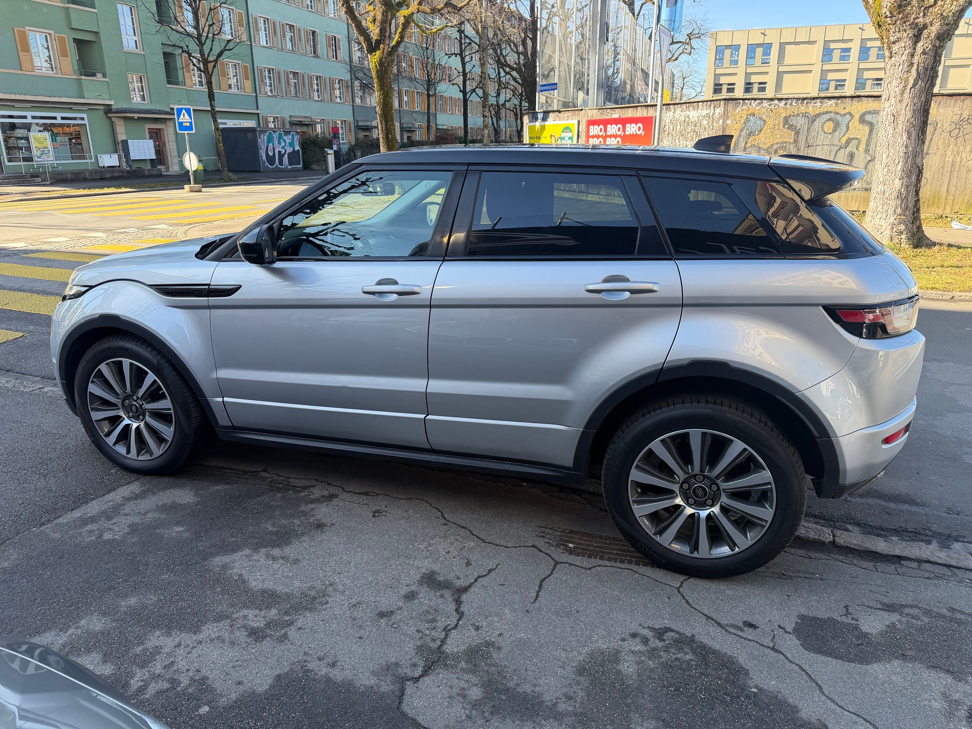 LAND ROVER Range Rover Evoque 2.0 TD4 SE Dynamic AT9-image-7