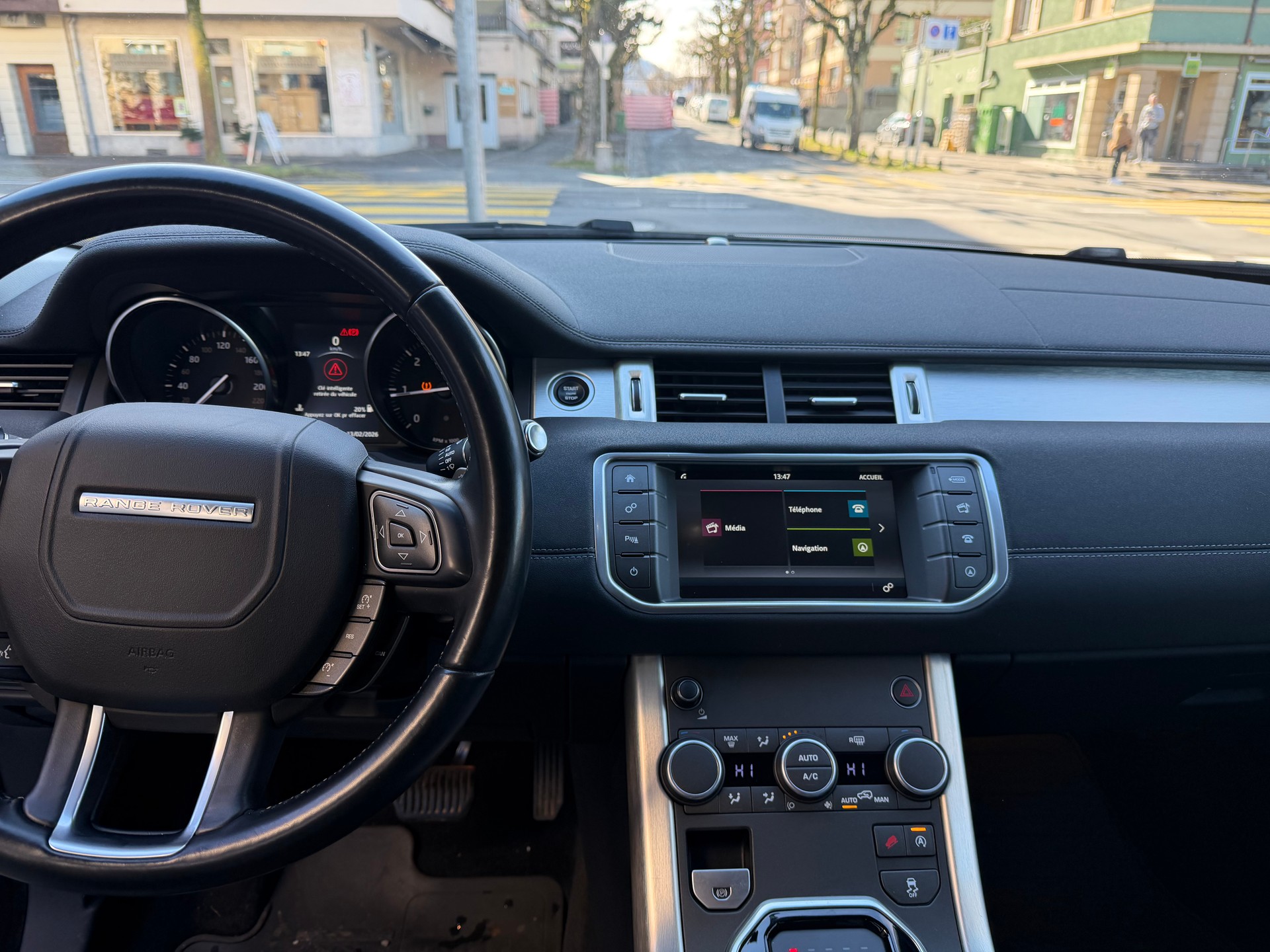 LAND ROVER Range Rover Evoque 2.0 TD4 SE Dynamic AT9-image-11
