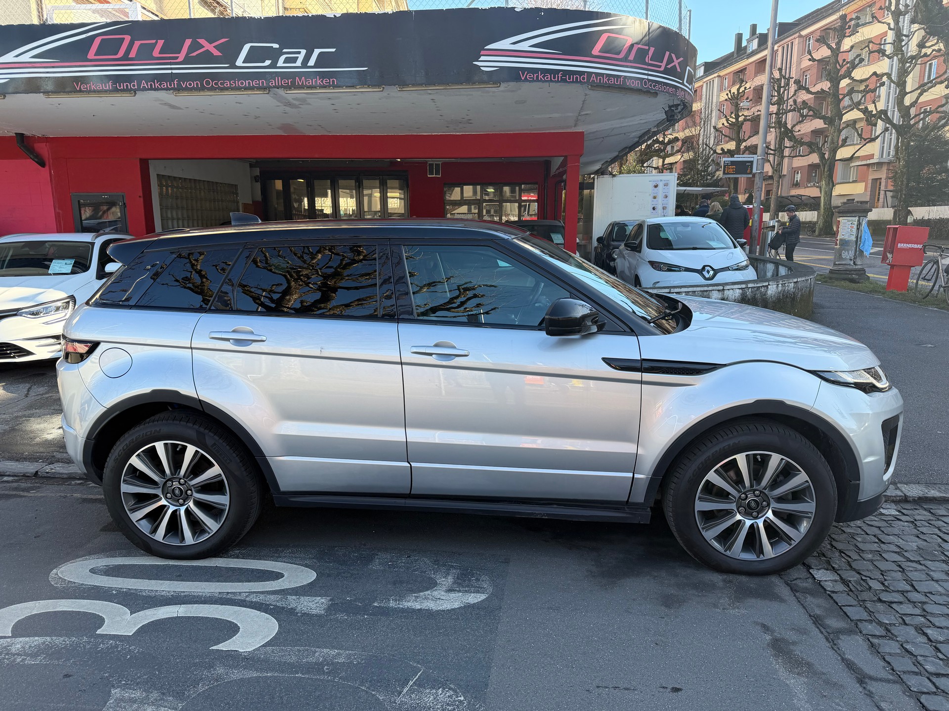 LAND ROVER Range Rover Evoque 2.0 TD4 SE Dynamic AT9-image-6