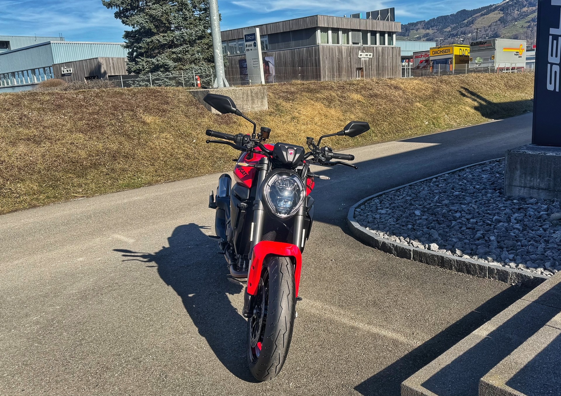 DUCATI MONSTER 890-image-2