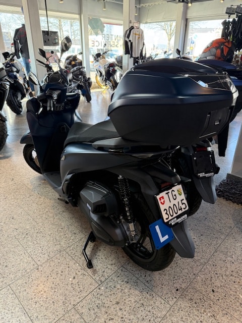 HONDA SH 350-showroom-element-2