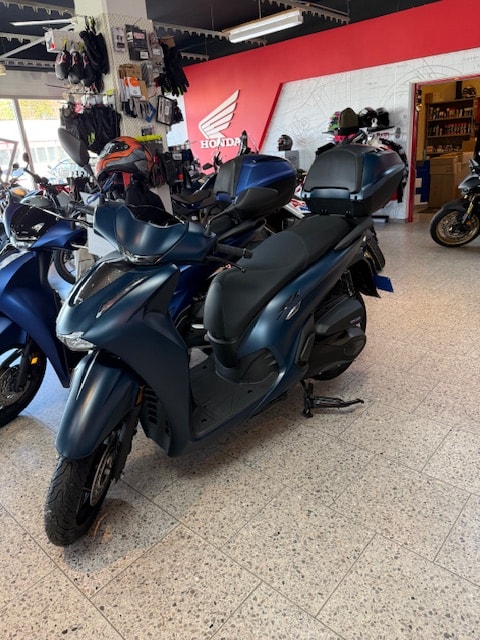 HONDA SH 350-showroom-element-3