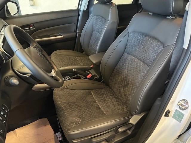 SUZUKI Vitara 1.5 Compact Top Hybrid 4x4-image-2