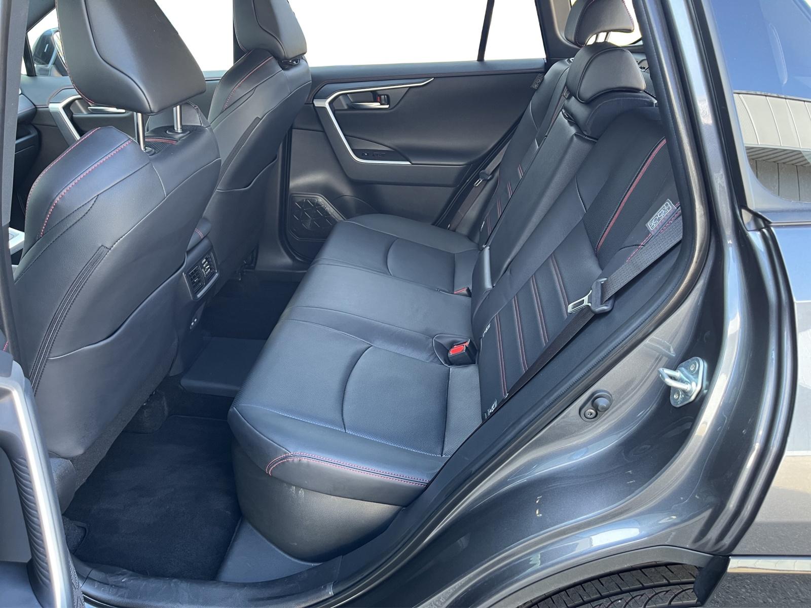 TOYOTA RAV4 2.5 Plug-In-Hybrid Platinum-image-11