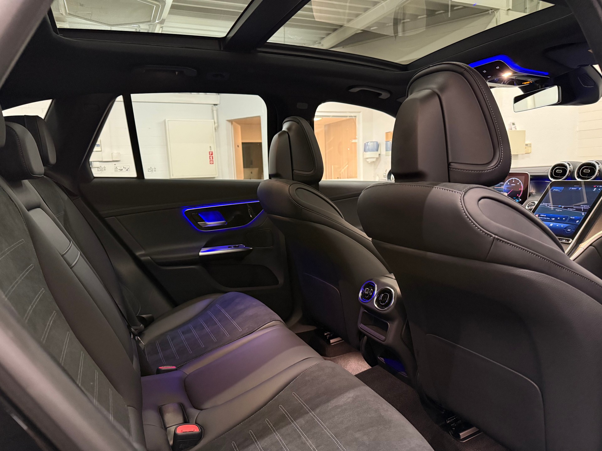 MERCEDES-BENZ GLC 220 d AMG Line 4matic-image-8