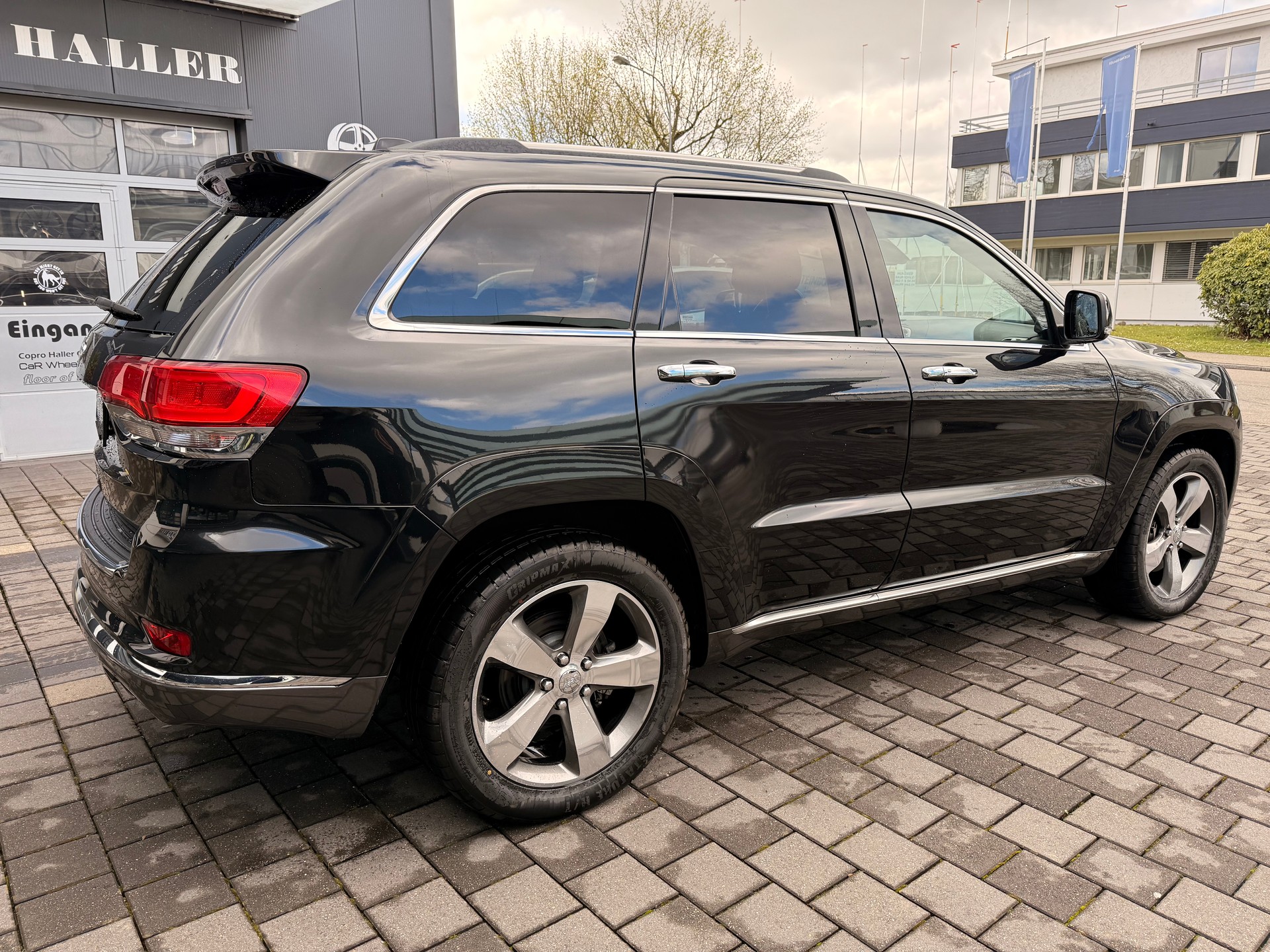 JEEP Grand Cherokee 3.0 CRD Summit Automatic-image-6