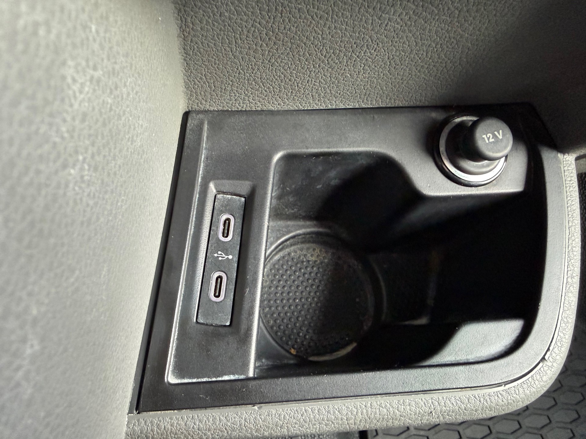 VW T6.1 2.0 TDI DSG-image-18