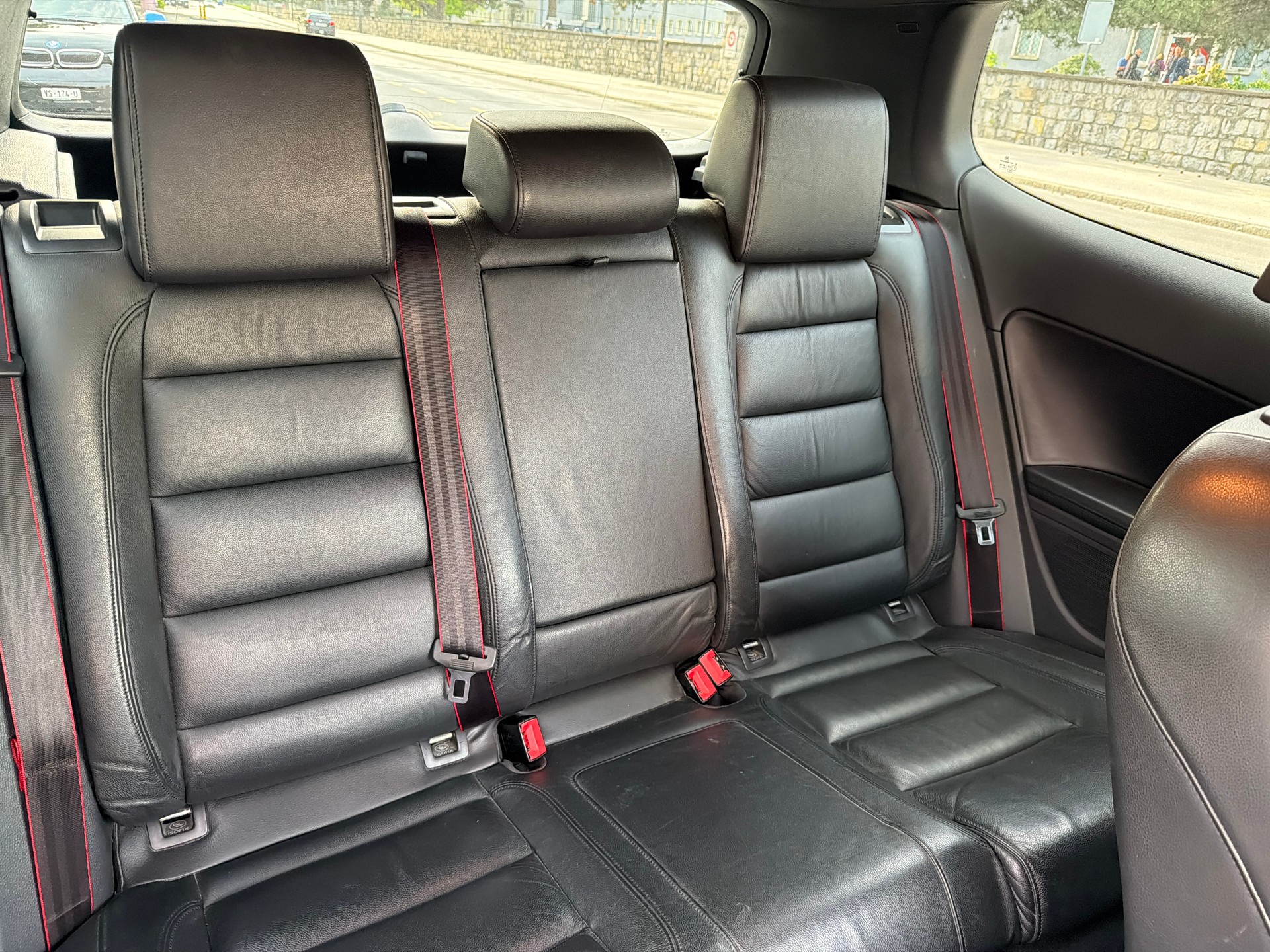 VW Golf 2.0 TSI GTI Edition 35-image-18