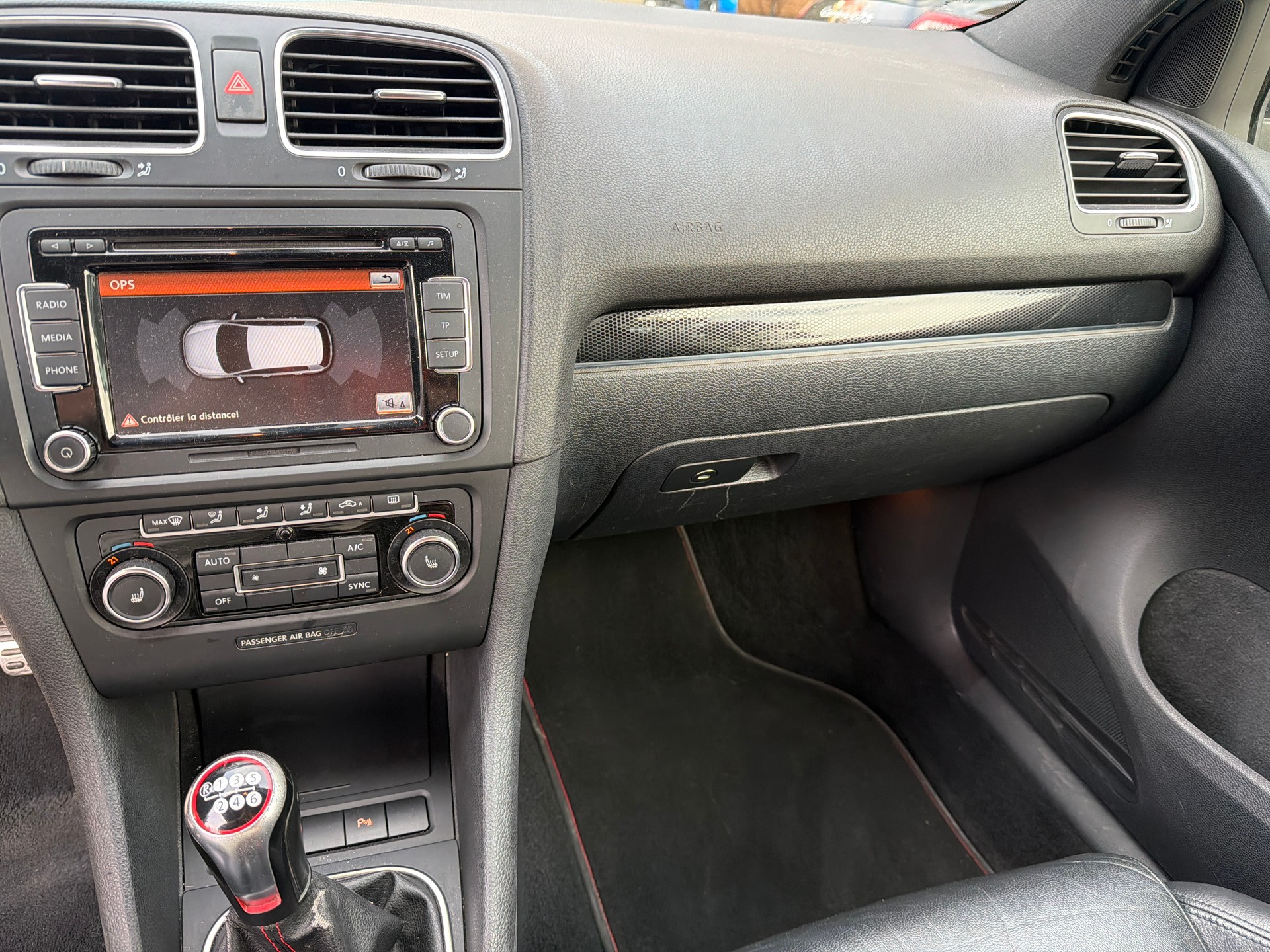 VW Golf 2.0 TSI GTI Edition 35-image-16