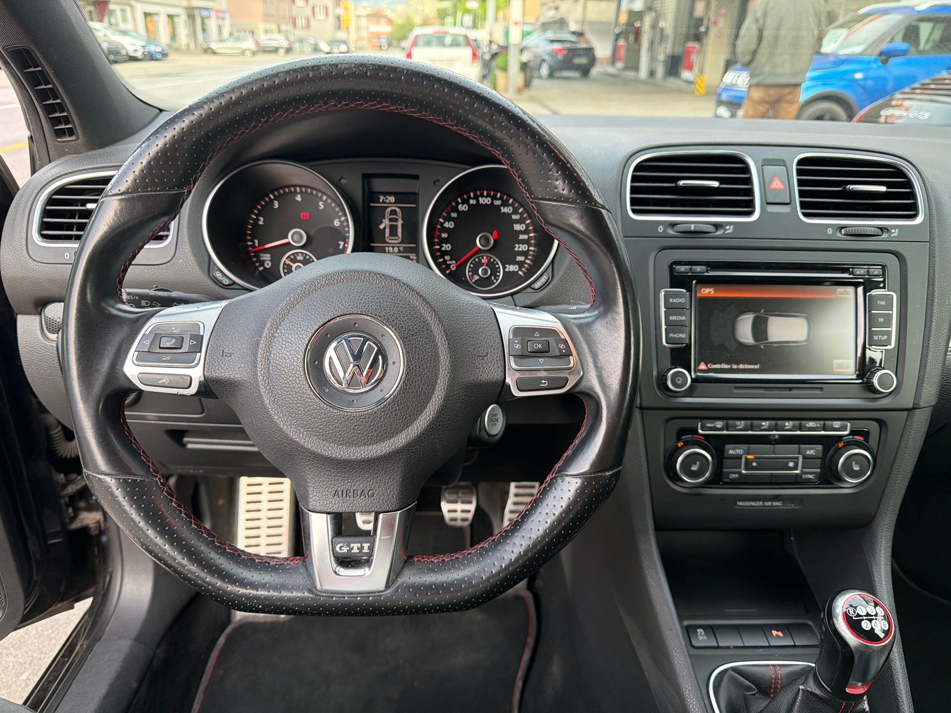 VW Golf 2.0 TSI GTI Edition 35-image-15