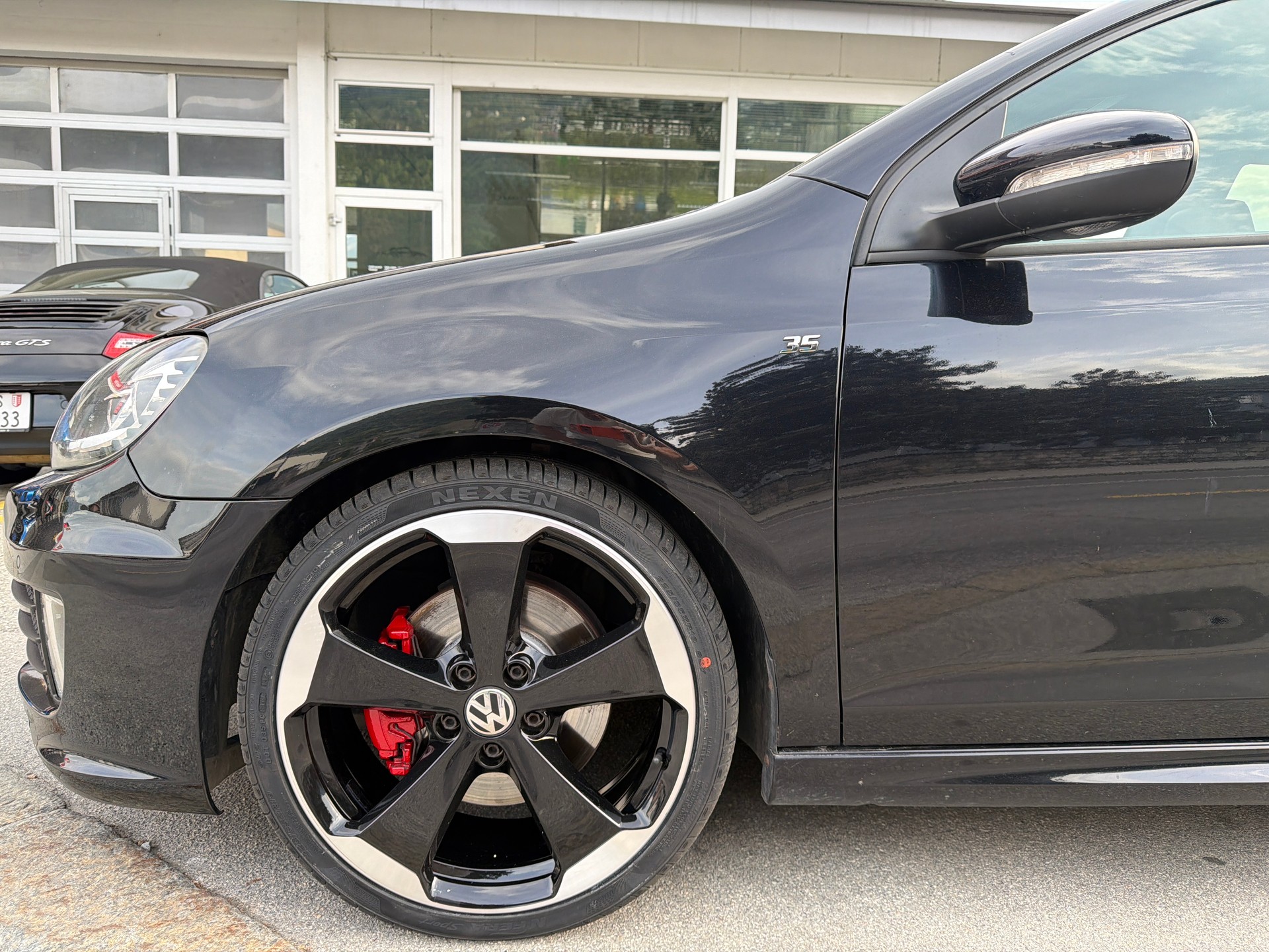 VW Golf 2.0 TSI GTI Edition 35-image-9