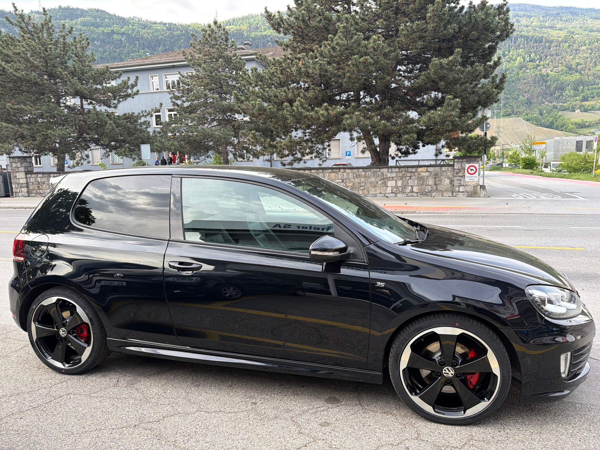 VW Golf 2.0 TSI GTI Edition 35-image-5