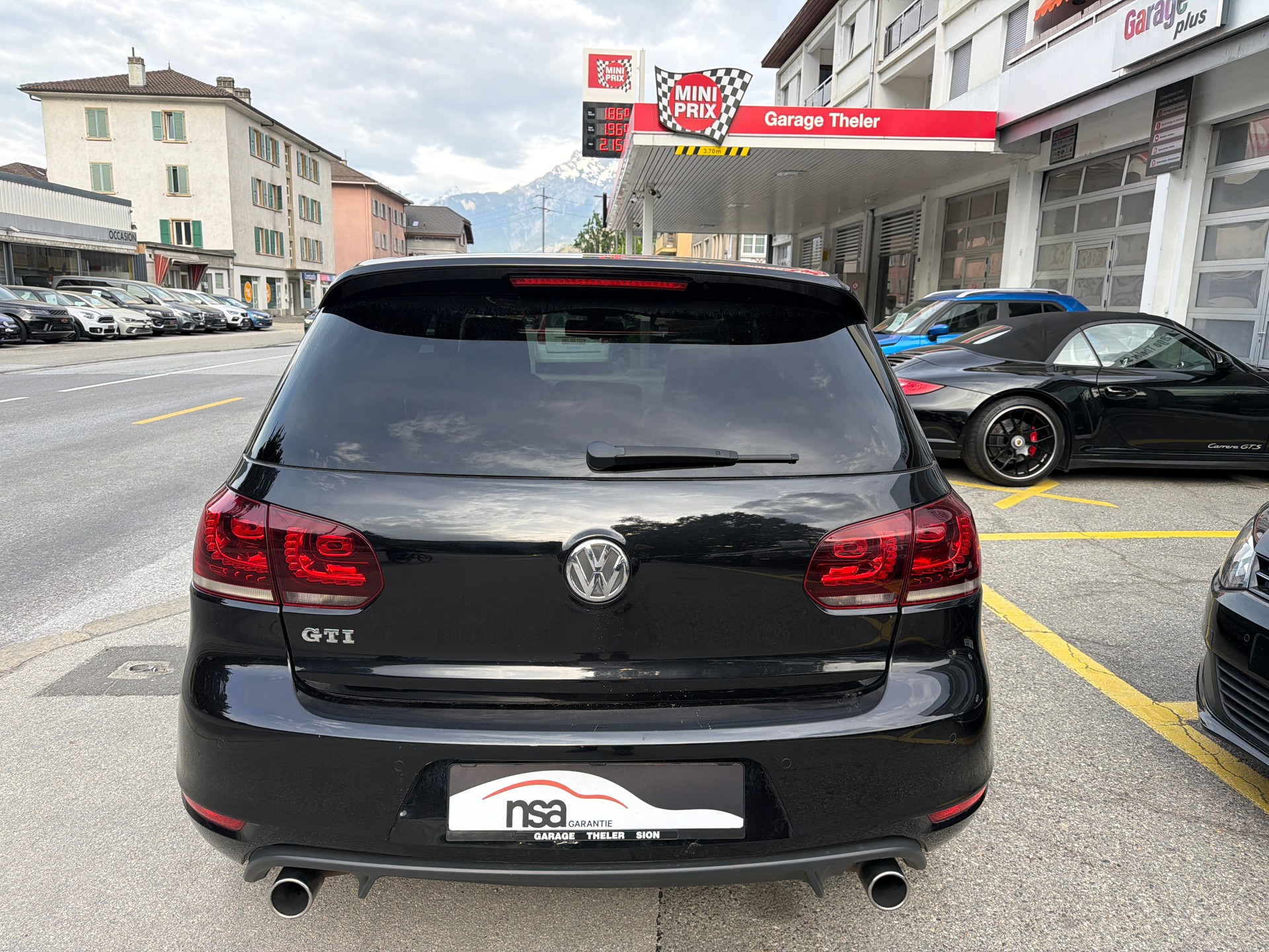 VW Golf 2.0 TSI GTI Edition 35-image-3