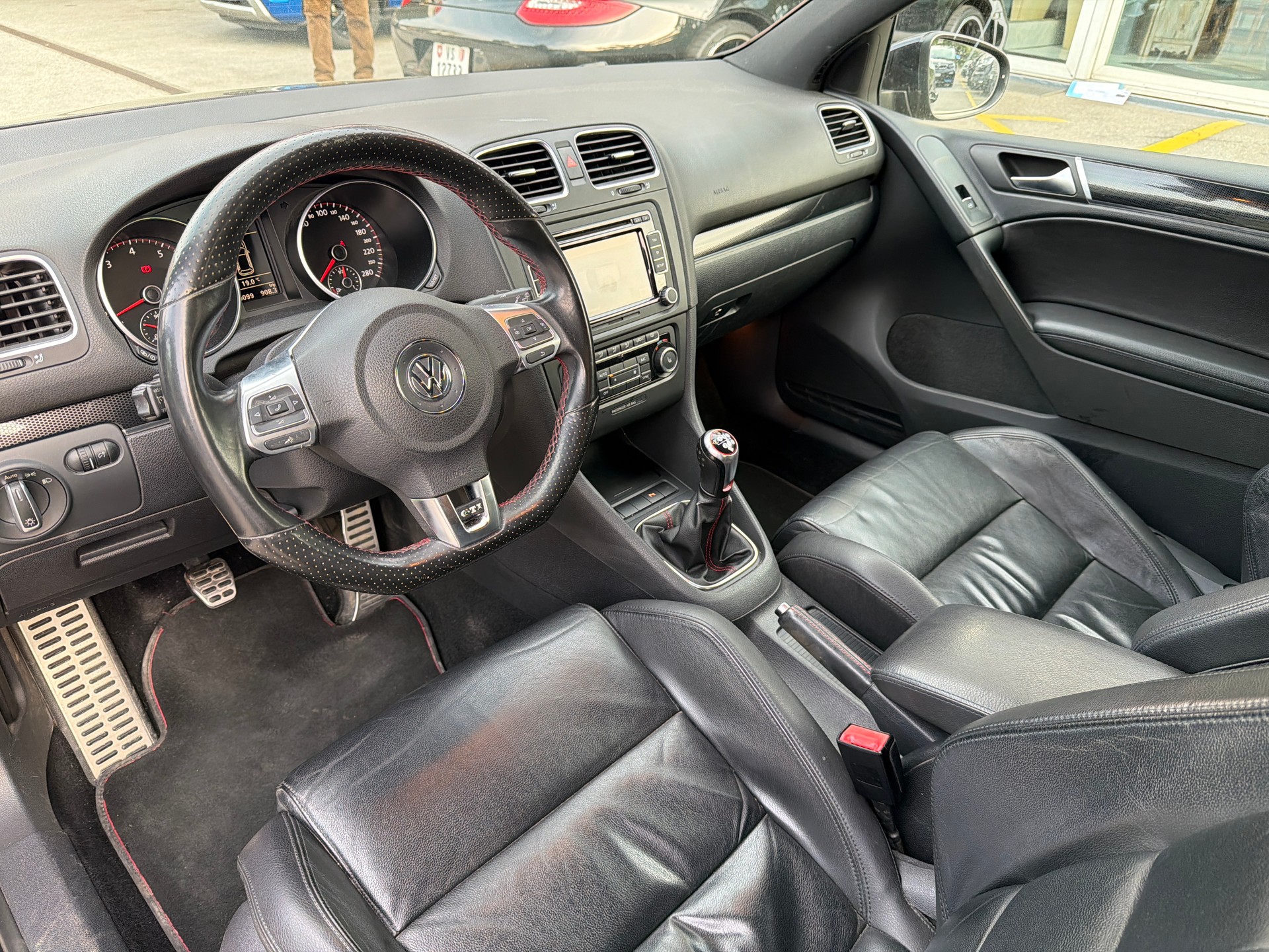 VW Golf 2.0 TSI GTI Edition 35-image-13