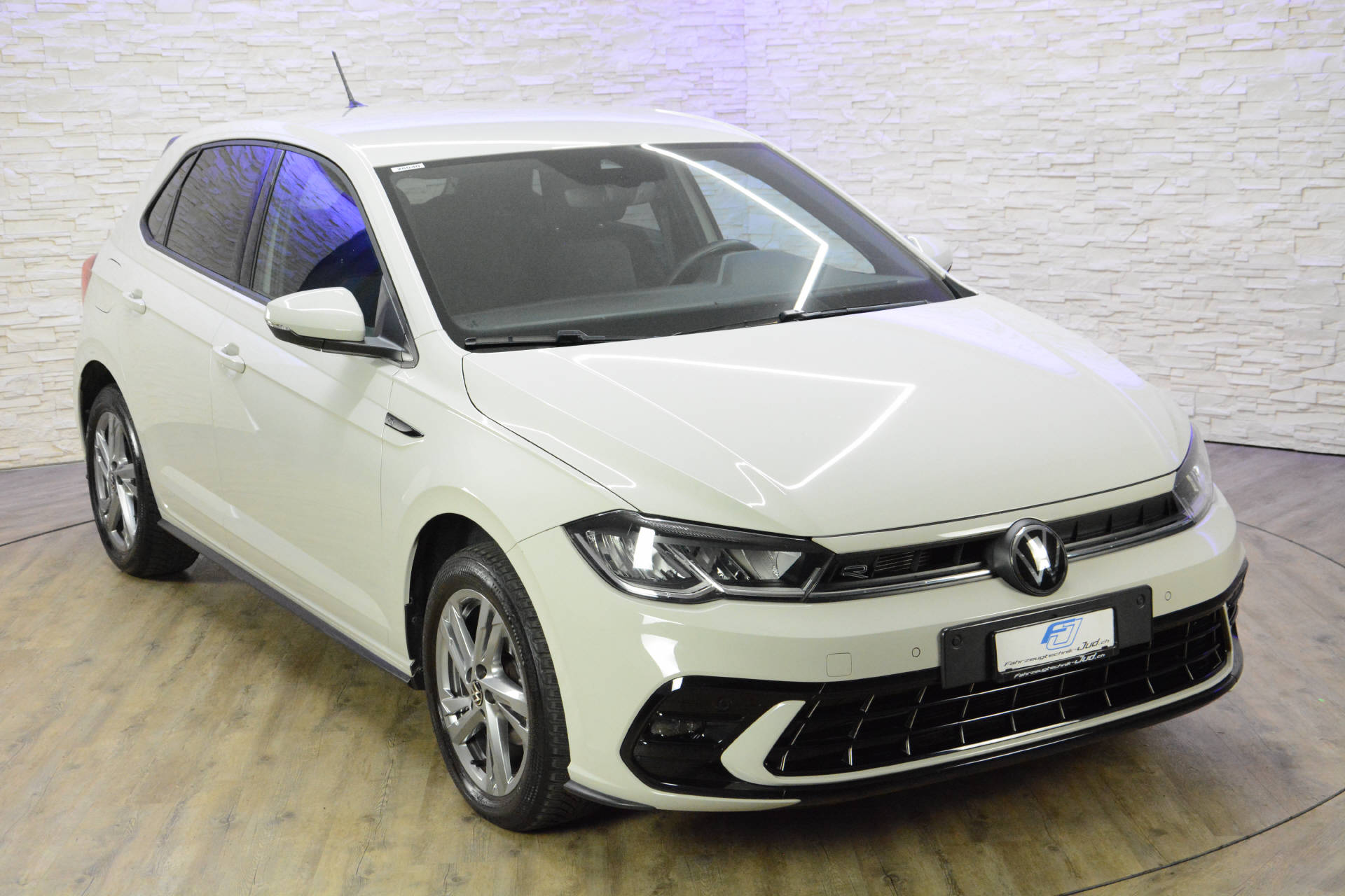 VW Polo 1.0 TSI R-Line DSG-image-7