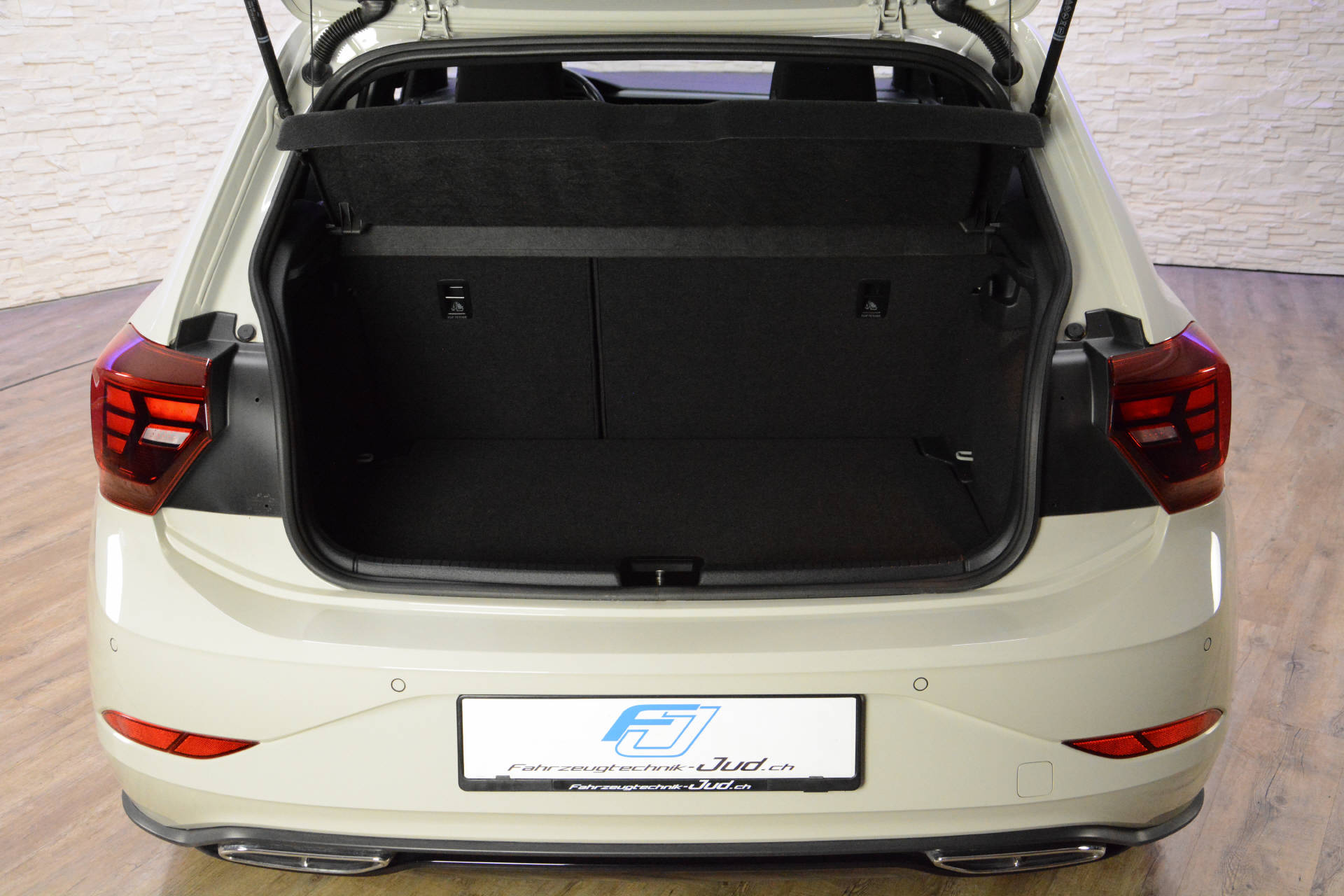 VW Polo 1.0 TSI R-Line DSG-image-17