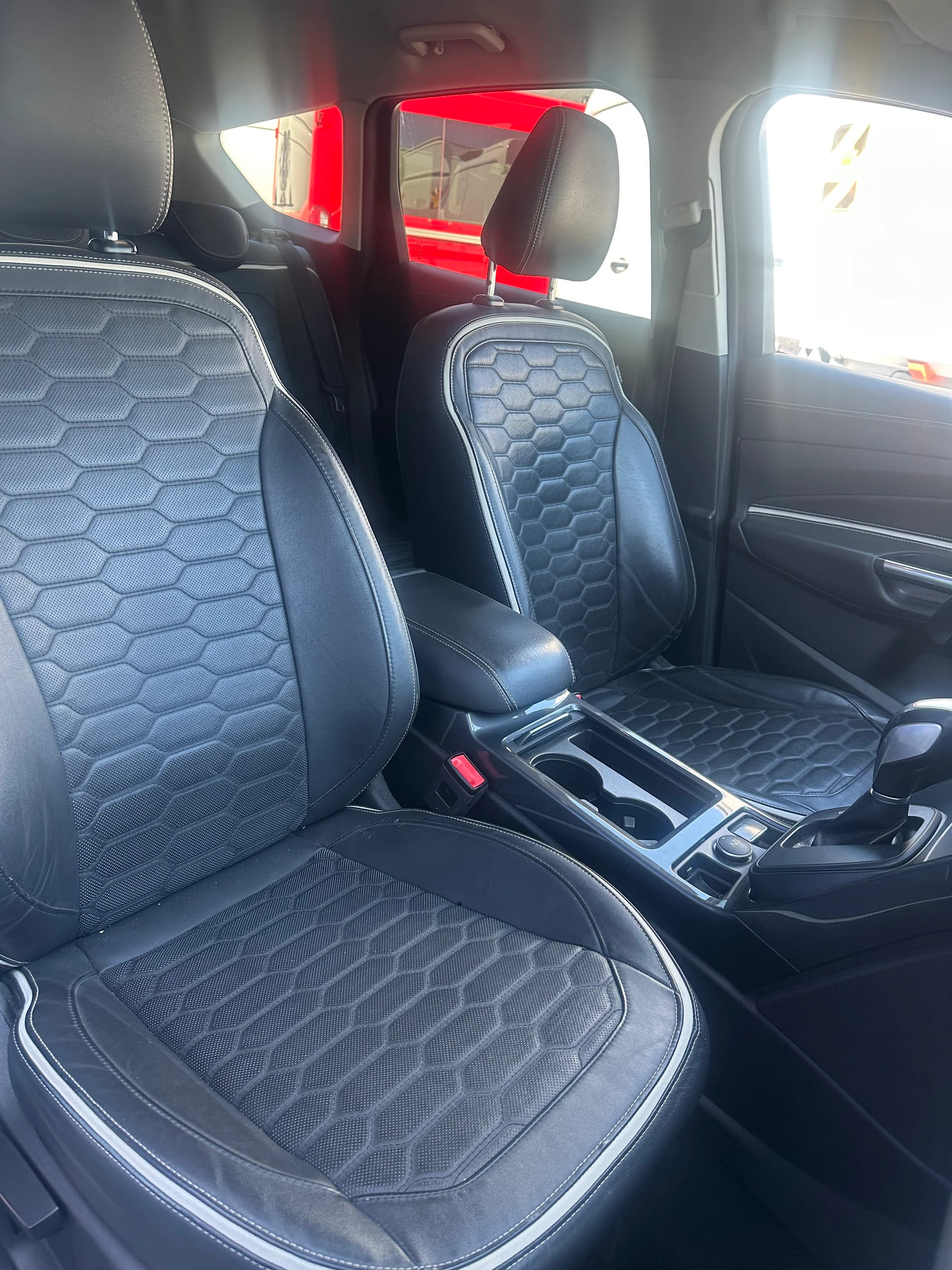 FORD Kuga 2.0 TDCi 180 Vignale FPS-image-12