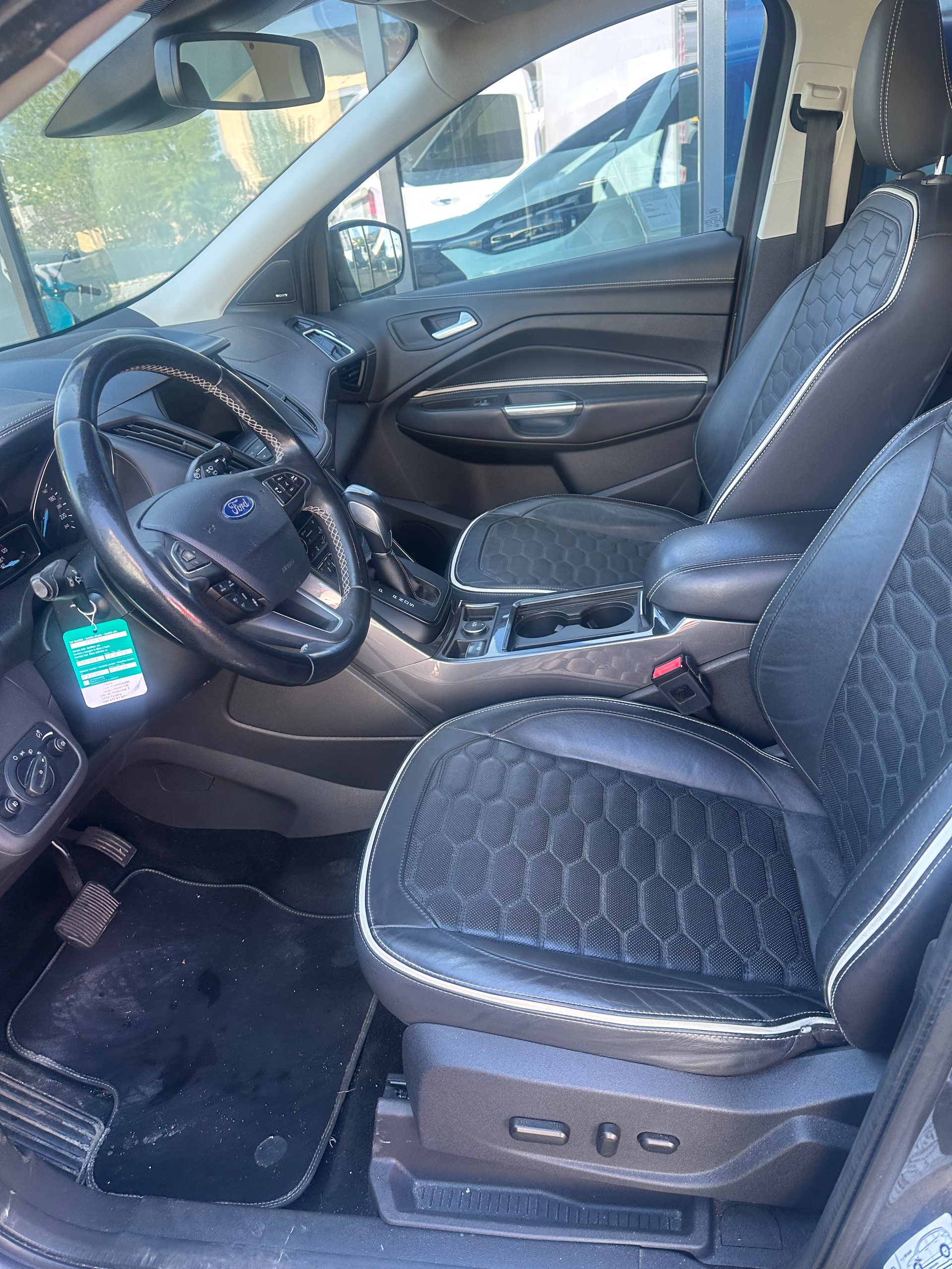 FORD Kuga 2.0 TDCi 180 Vignale FPS-image-10